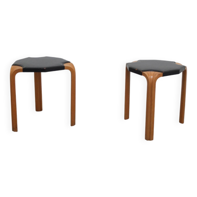Paire importante de tabourets 'X602' par Alvar Aalto pour Artek, 1954