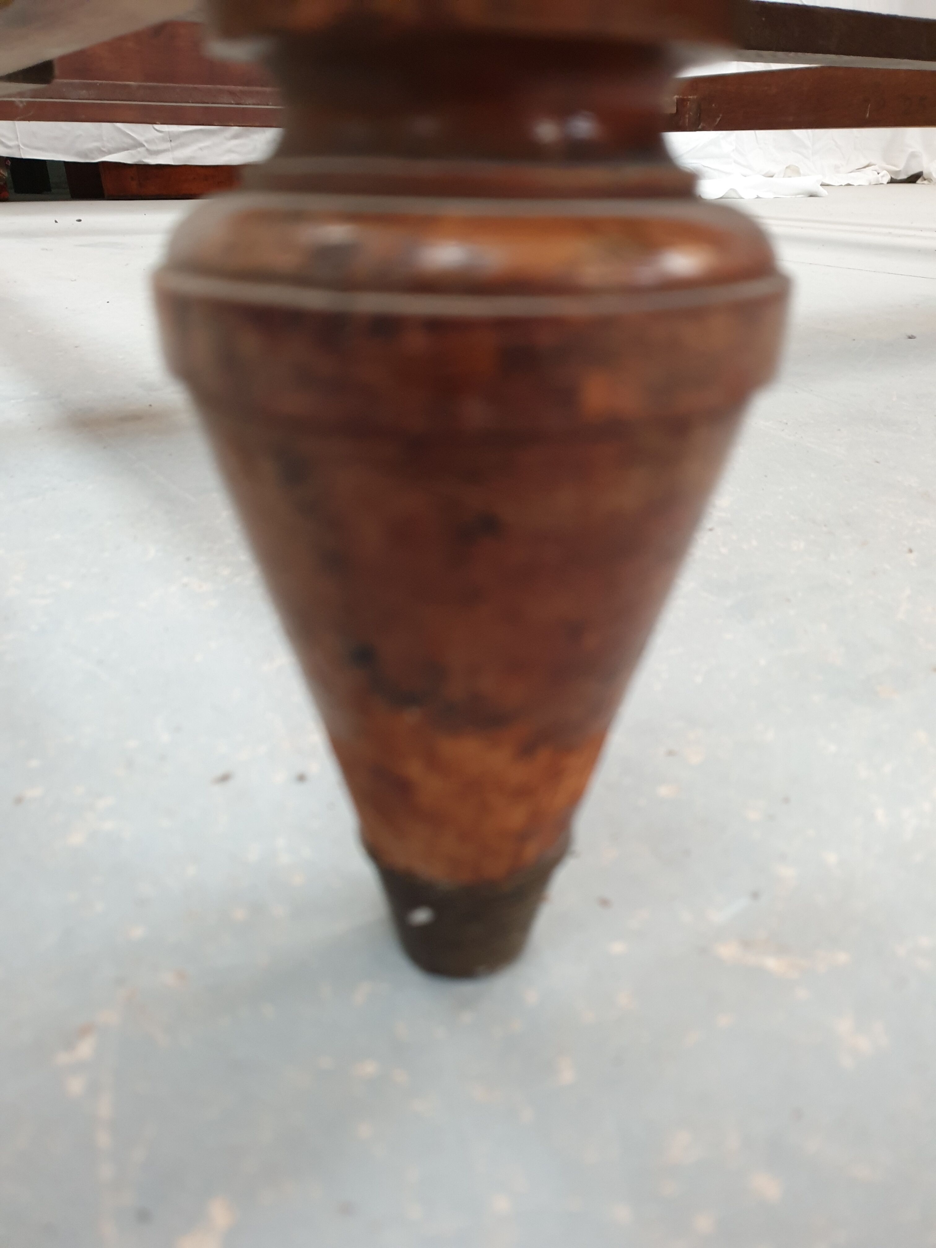 Bed style Louis XVI gilded bronze