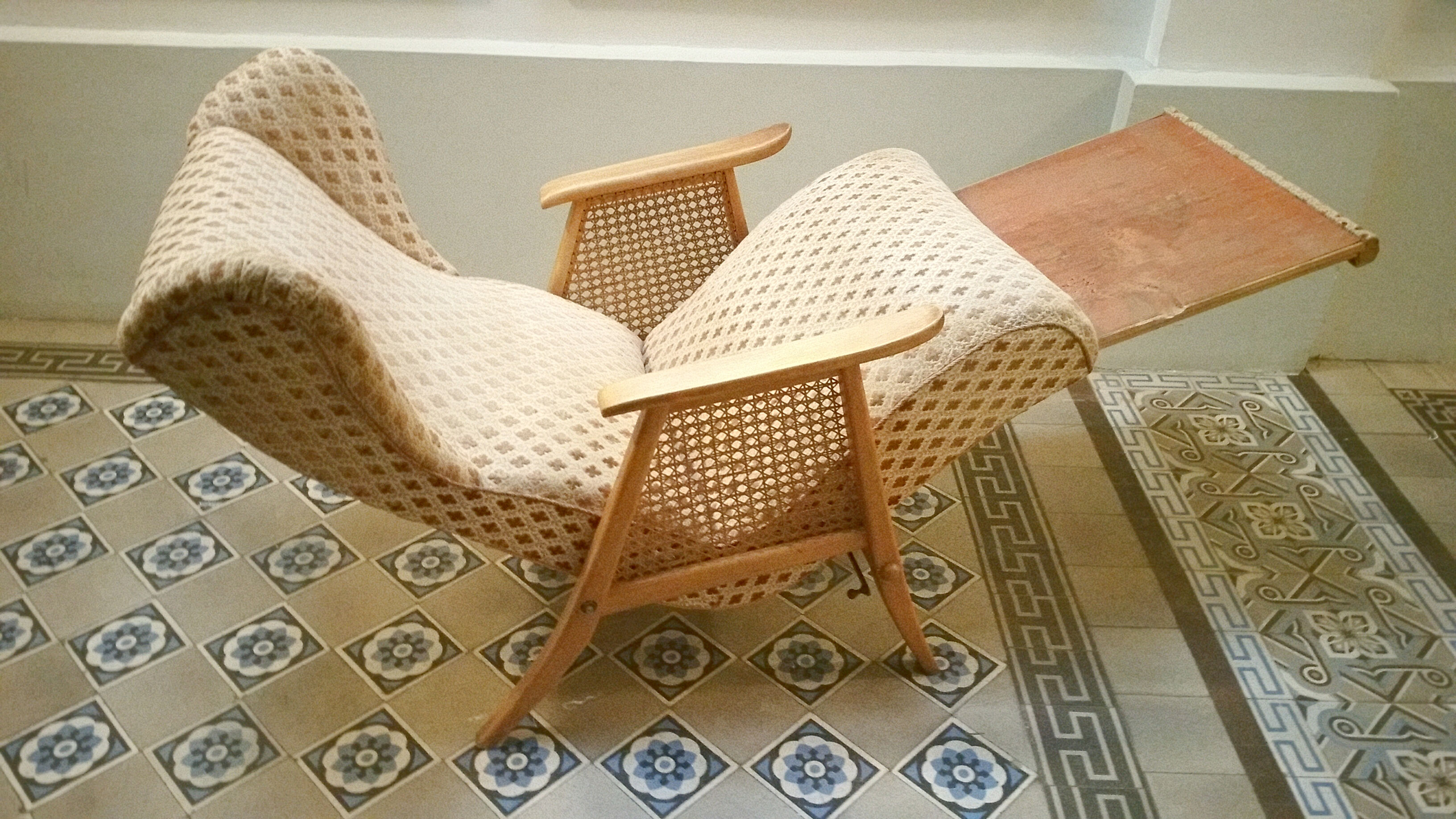 Chair wing chair has ears and has system relaxation 50/60s