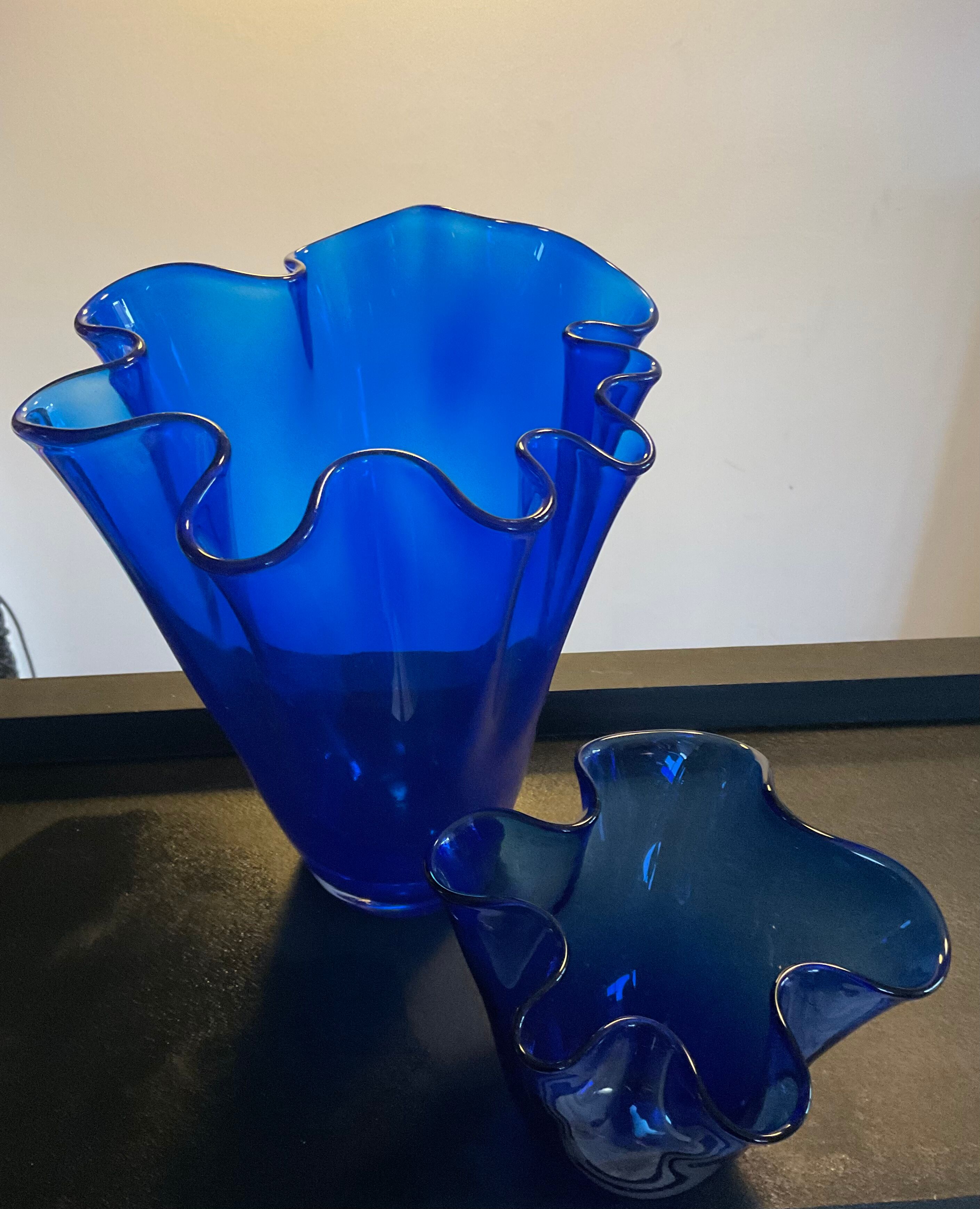 Duo of handkerchief vases in glass paste 70s-80s