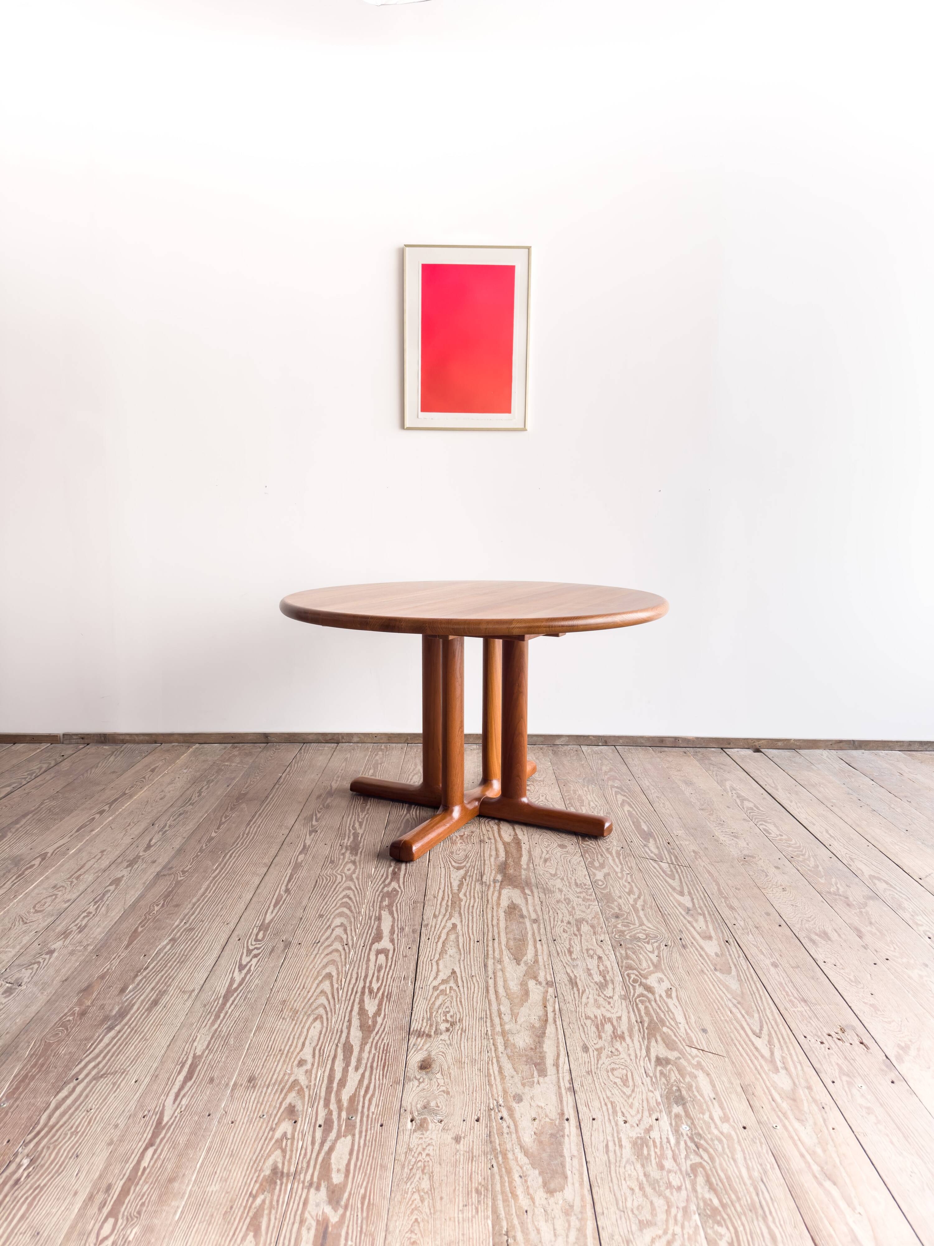 Table ronde extensible en teck de Dyrlund, Danemark