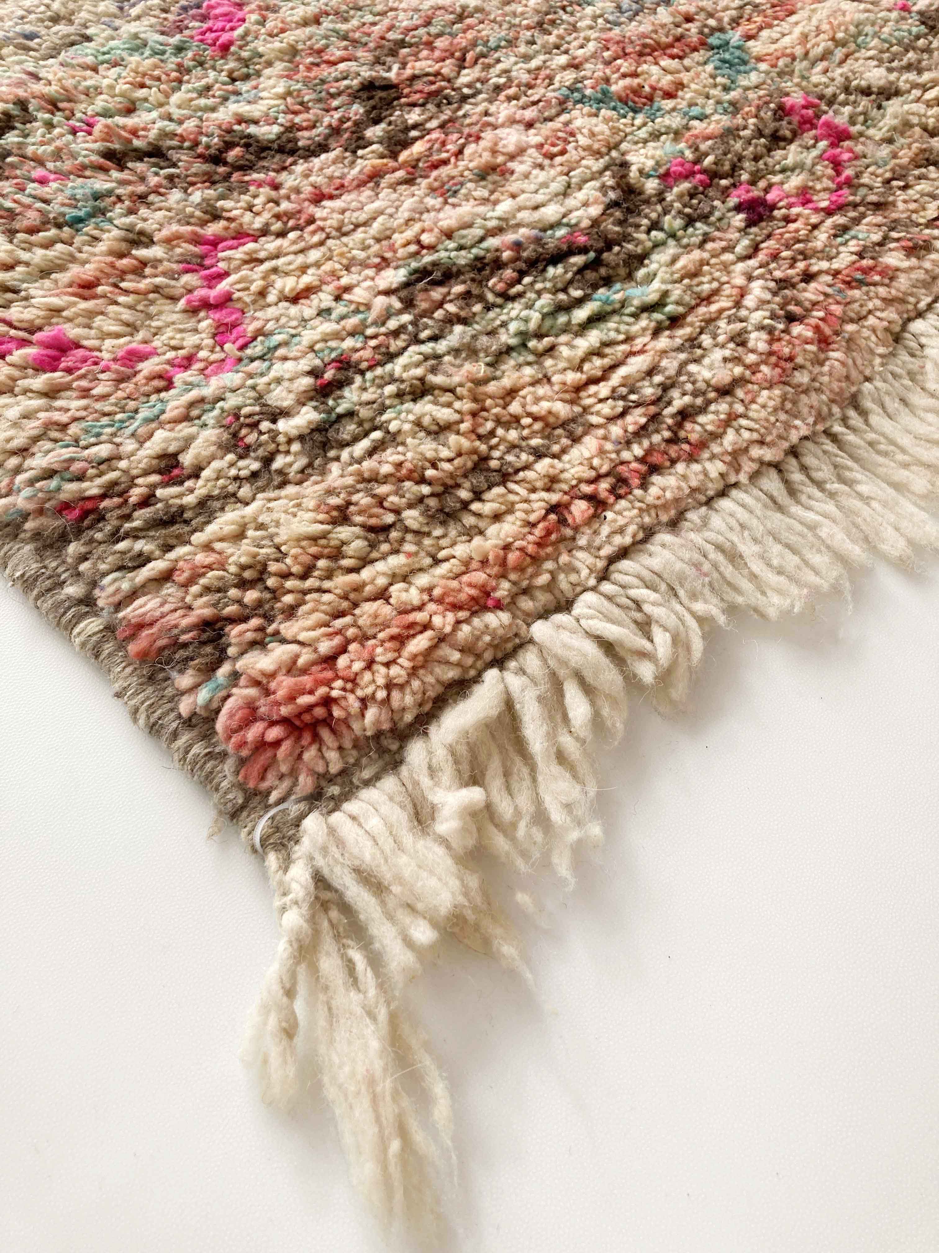 Berber rug Boujaad mottled with colorful patterns 264x157cm