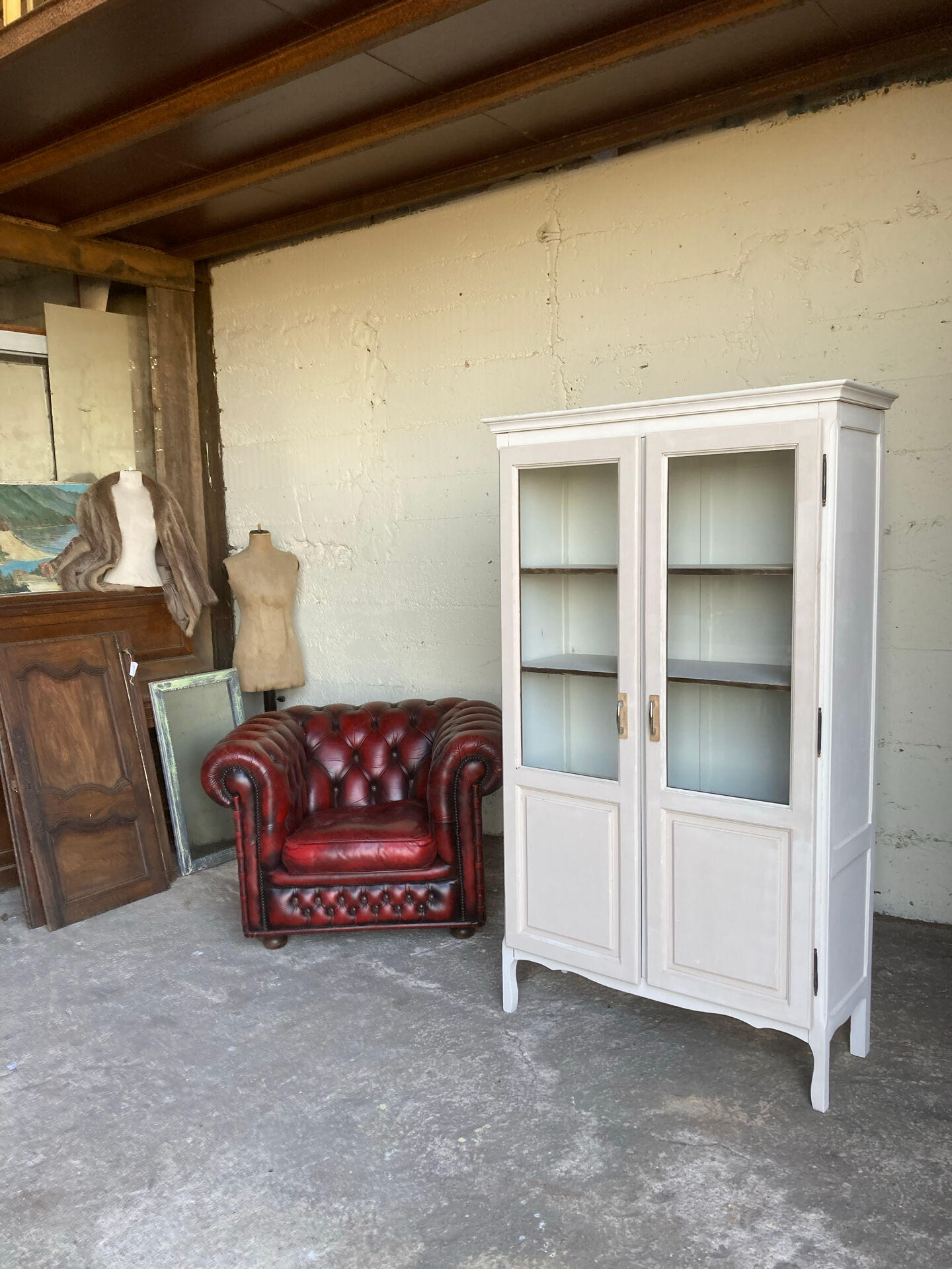 Glass cabinet