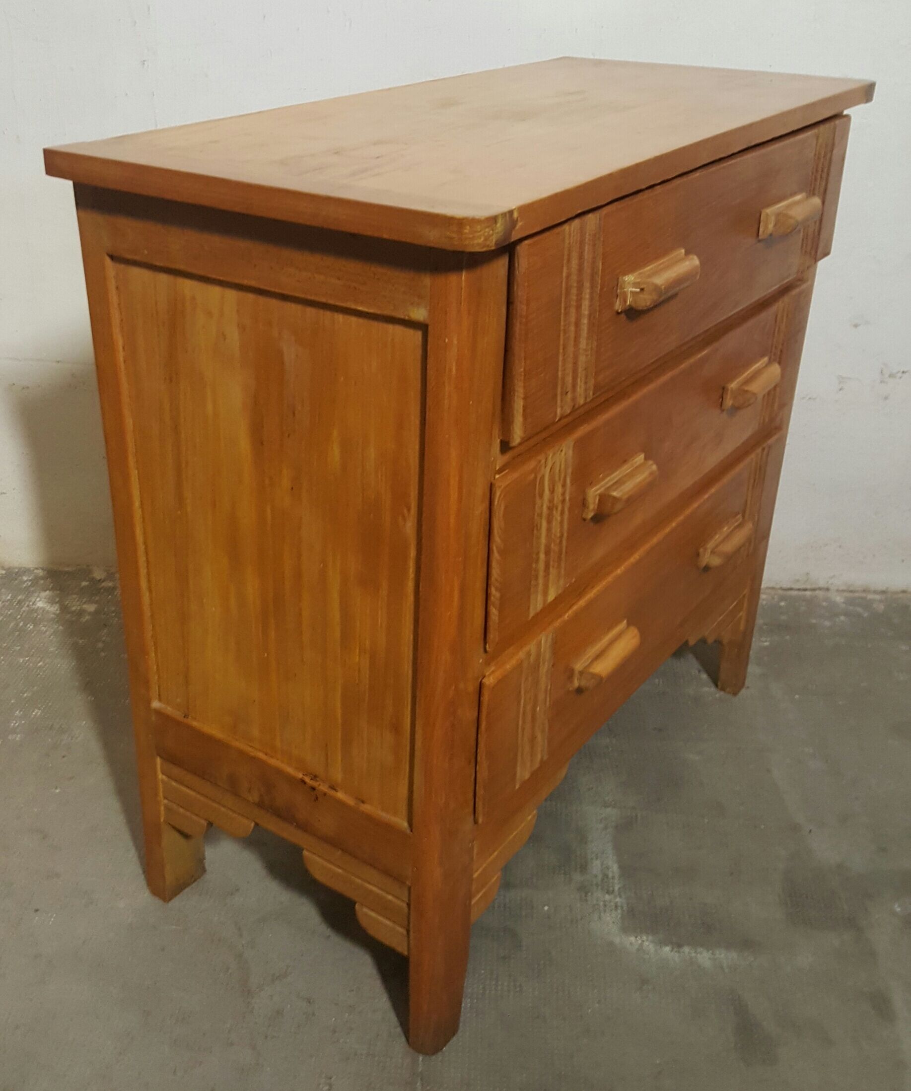 Art deco dresser