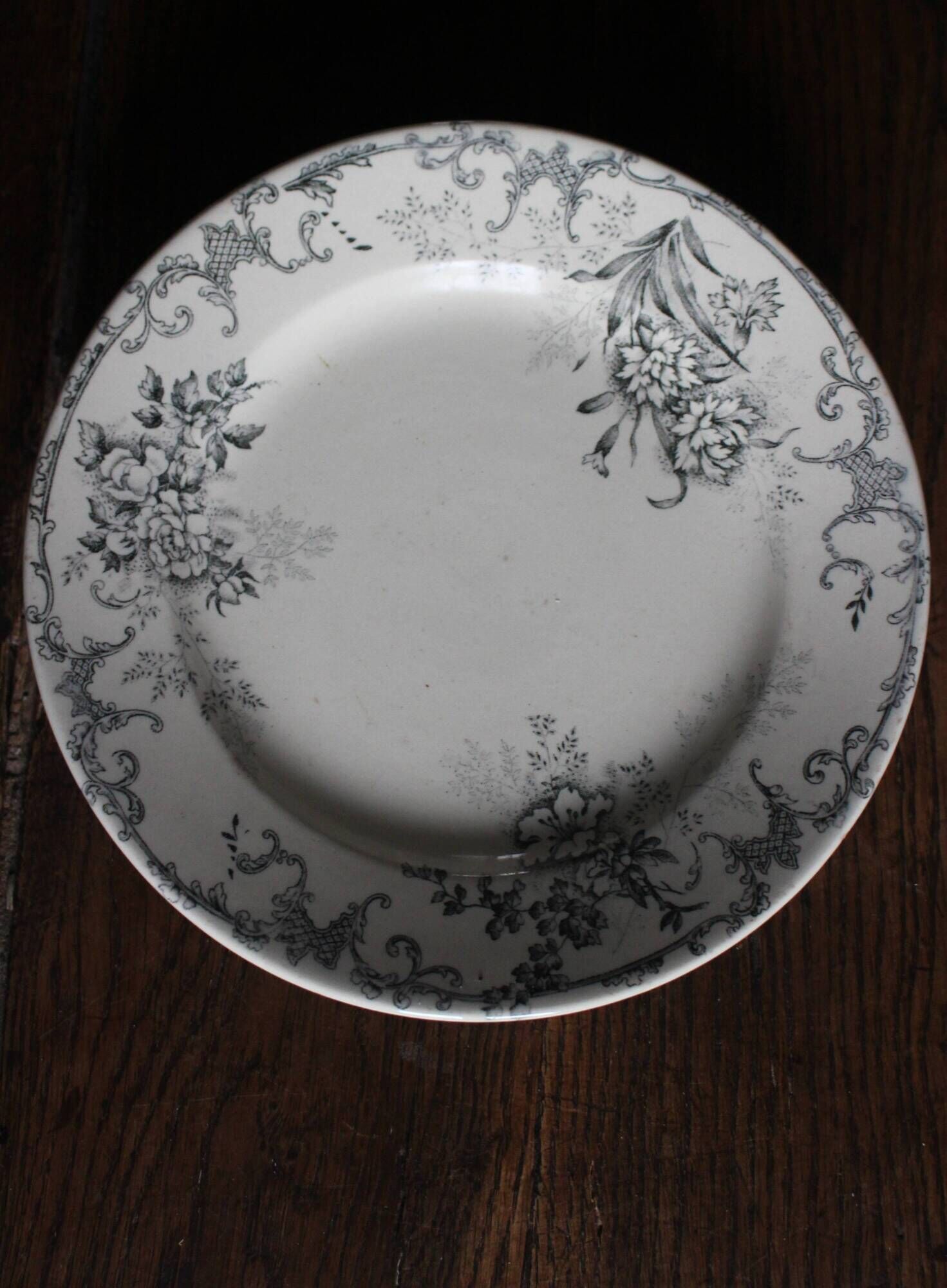 Black grey iron footed coupe Bourgeois