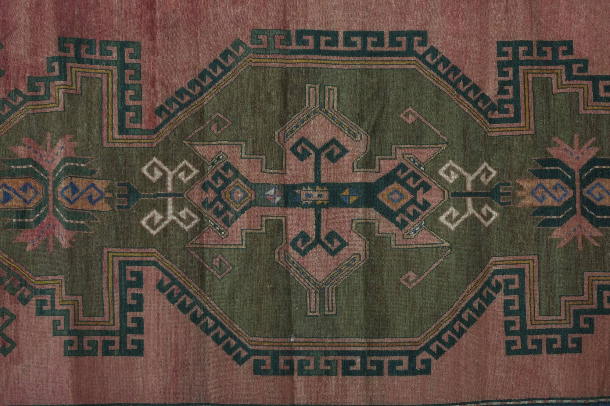 Vintage handmade Turkish rug 180x305 cm