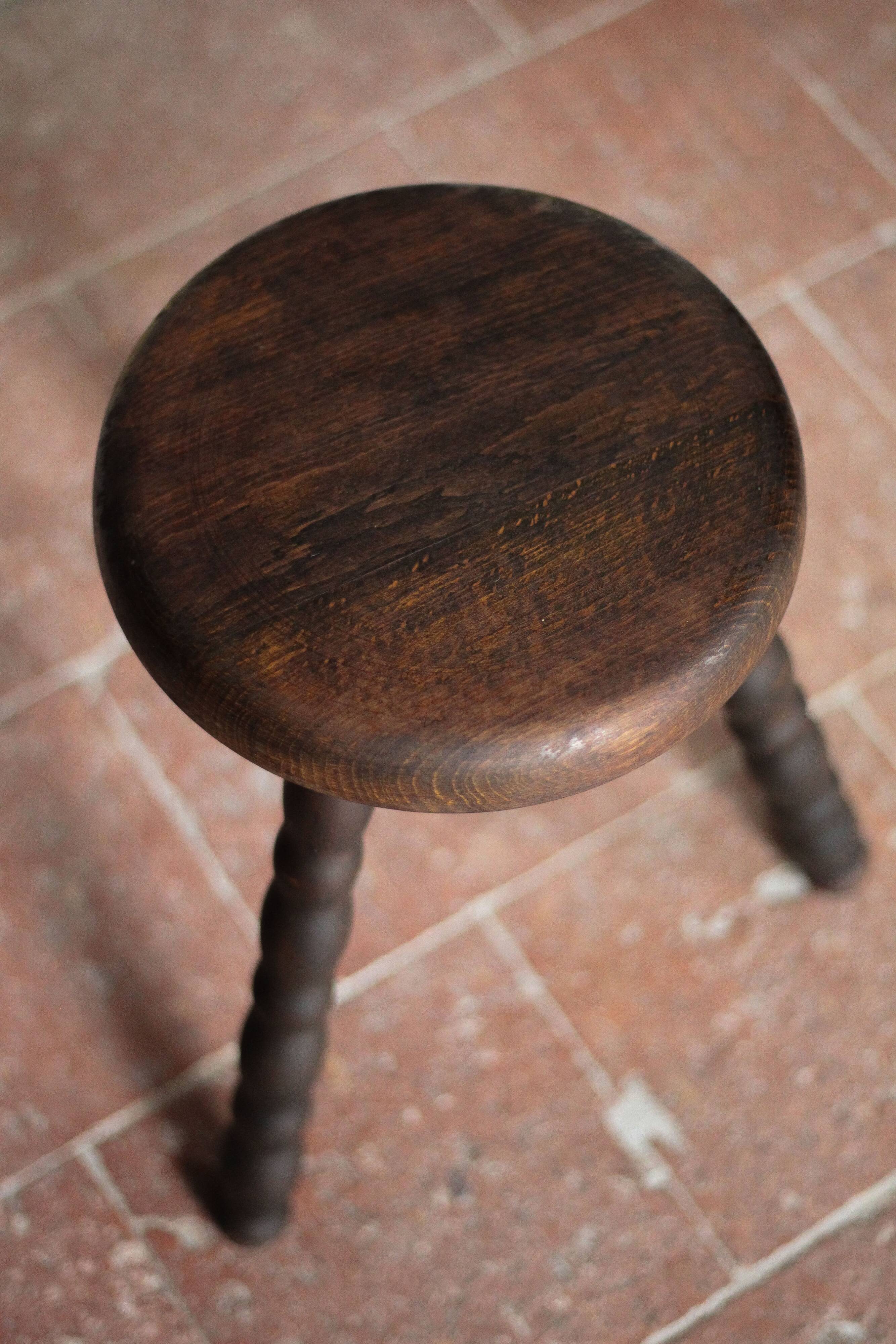 Tabouret vintage, tabouret bois, tabouret tripode pieds perlés, porte-plant