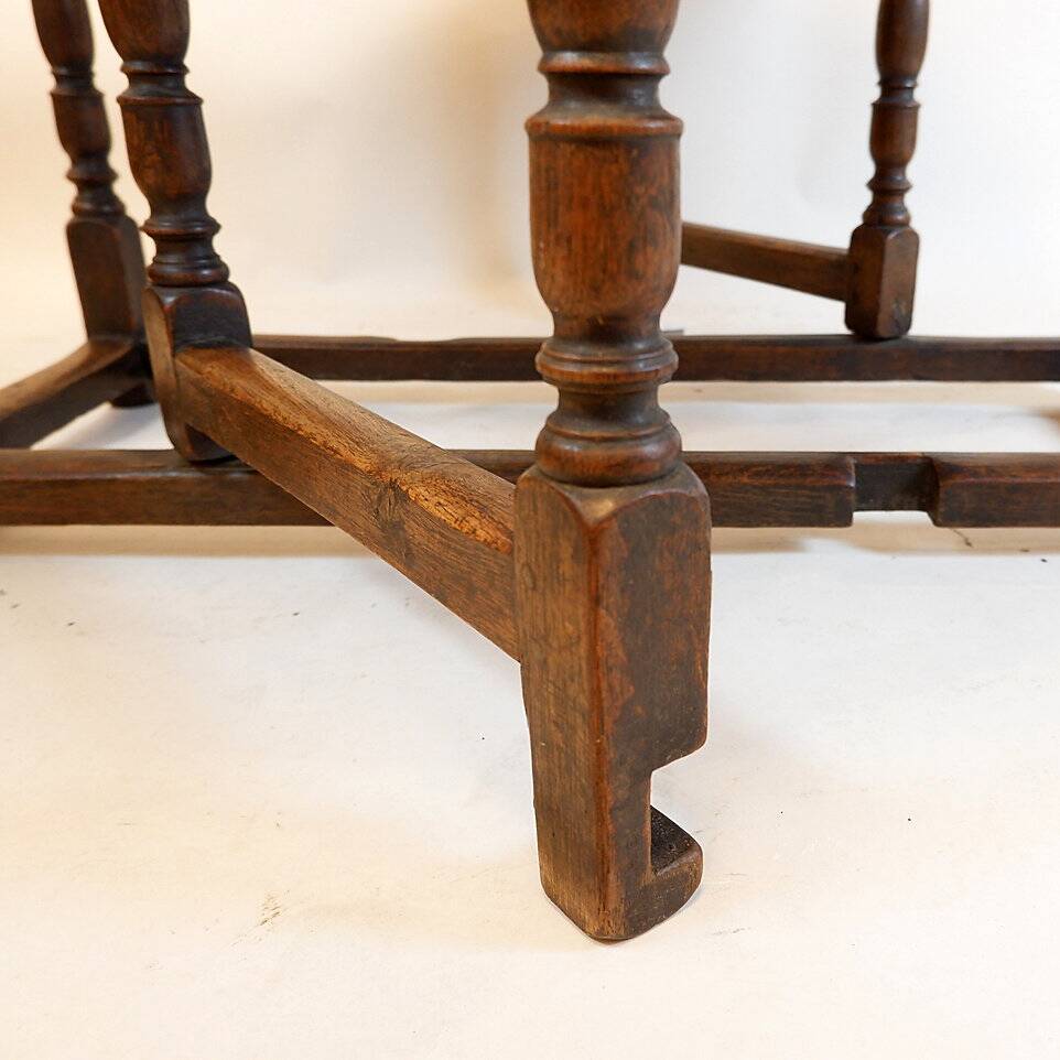19th century English drop-leaf table with turned legs