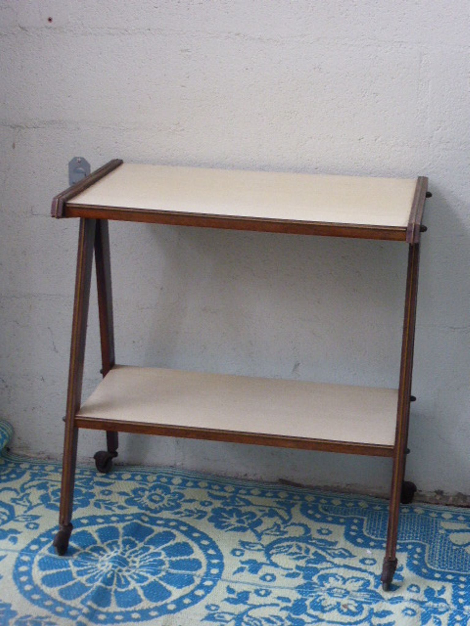 Service rolling feet wood and formica 1950