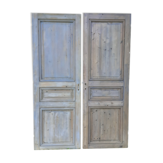 Pairs of Haussmannian doors in patinated aged wood