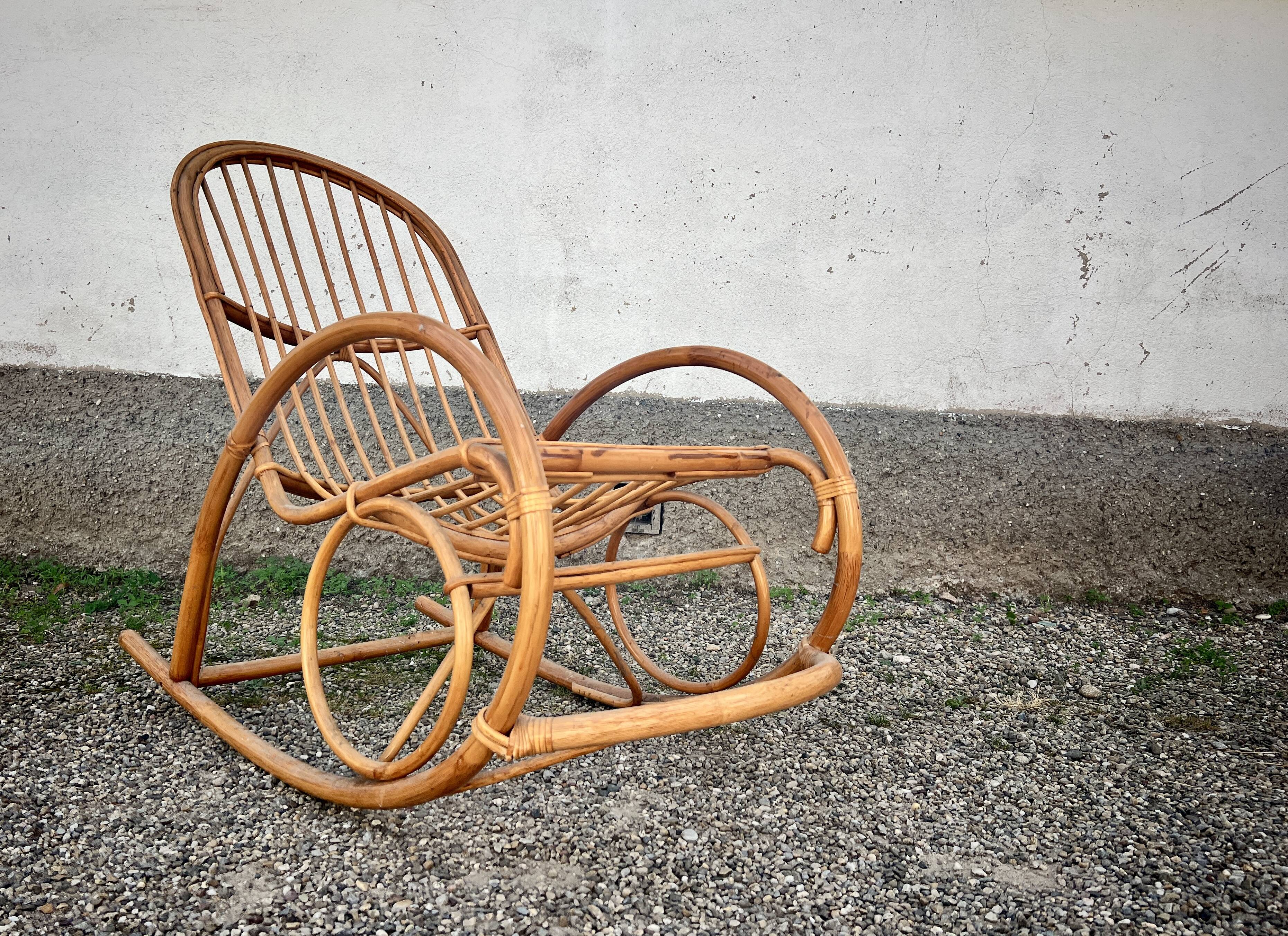 Adult rattan rocking chair – very good condition