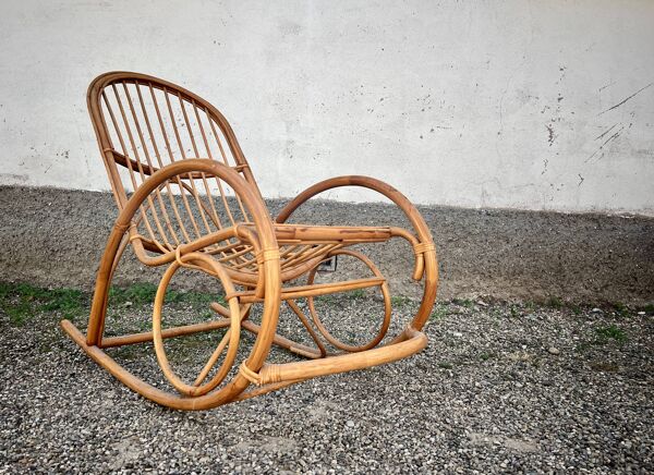 Fauteuil à bascule en rotin adulte – très bon état