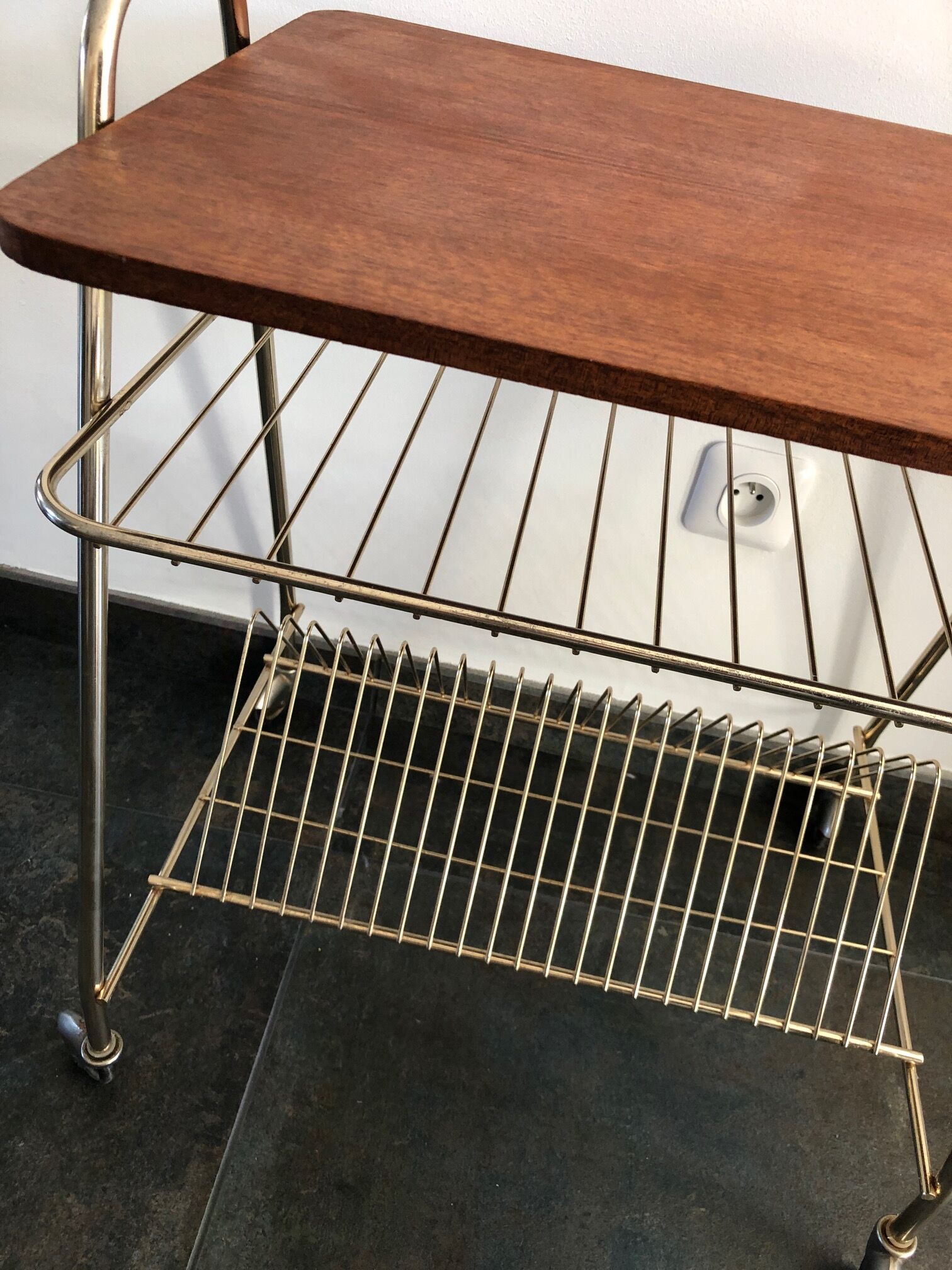 Roller tray for vinyl