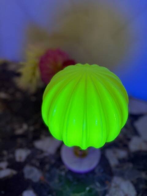 Art Deco lamp in uraline