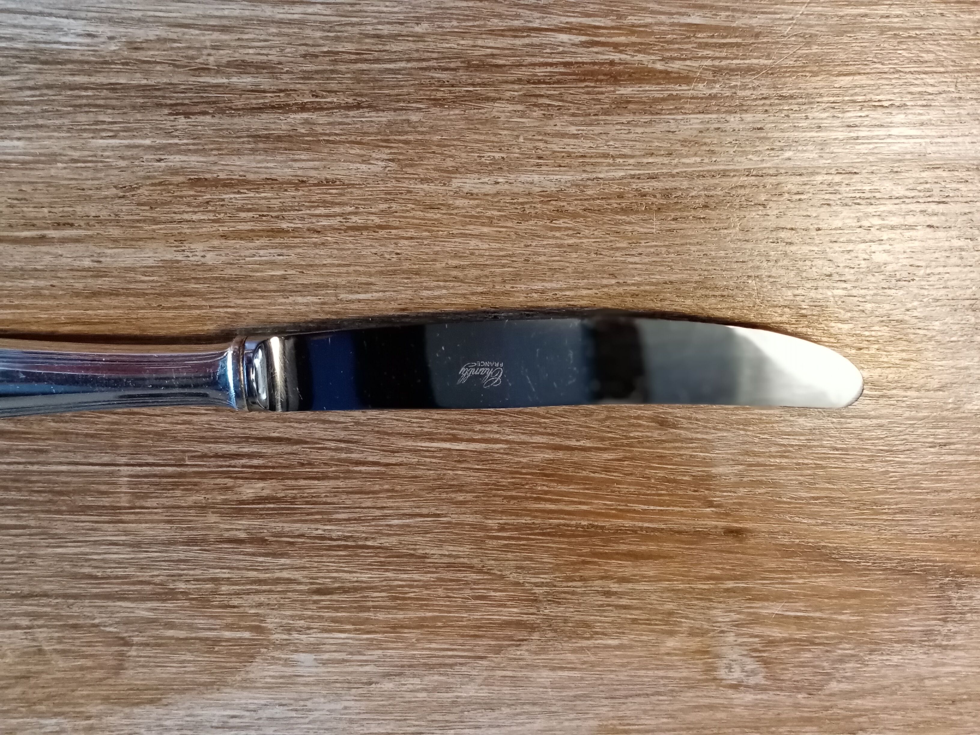 Shiny silver metal cutlery set