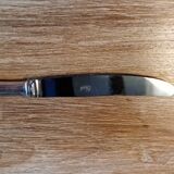 Shiny silver metal cutlery set