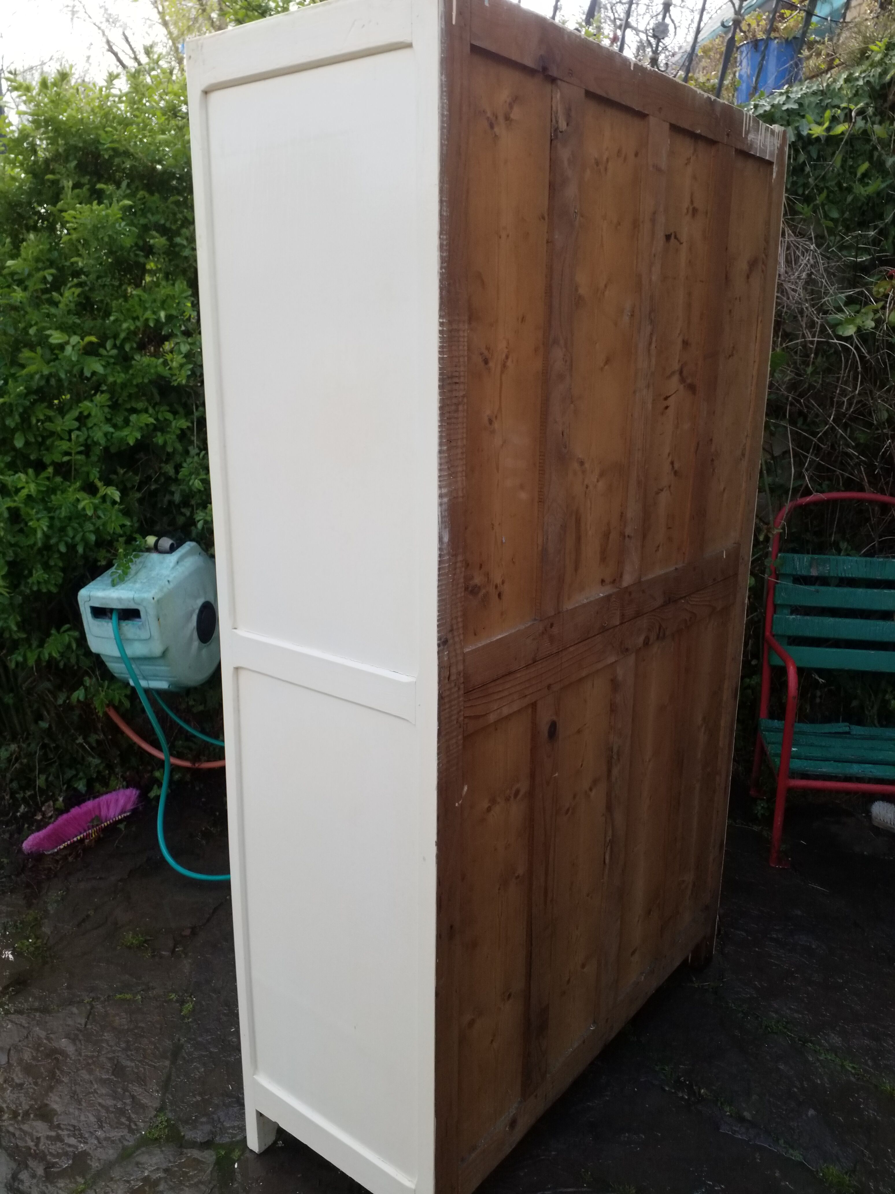 Armoire parisienne