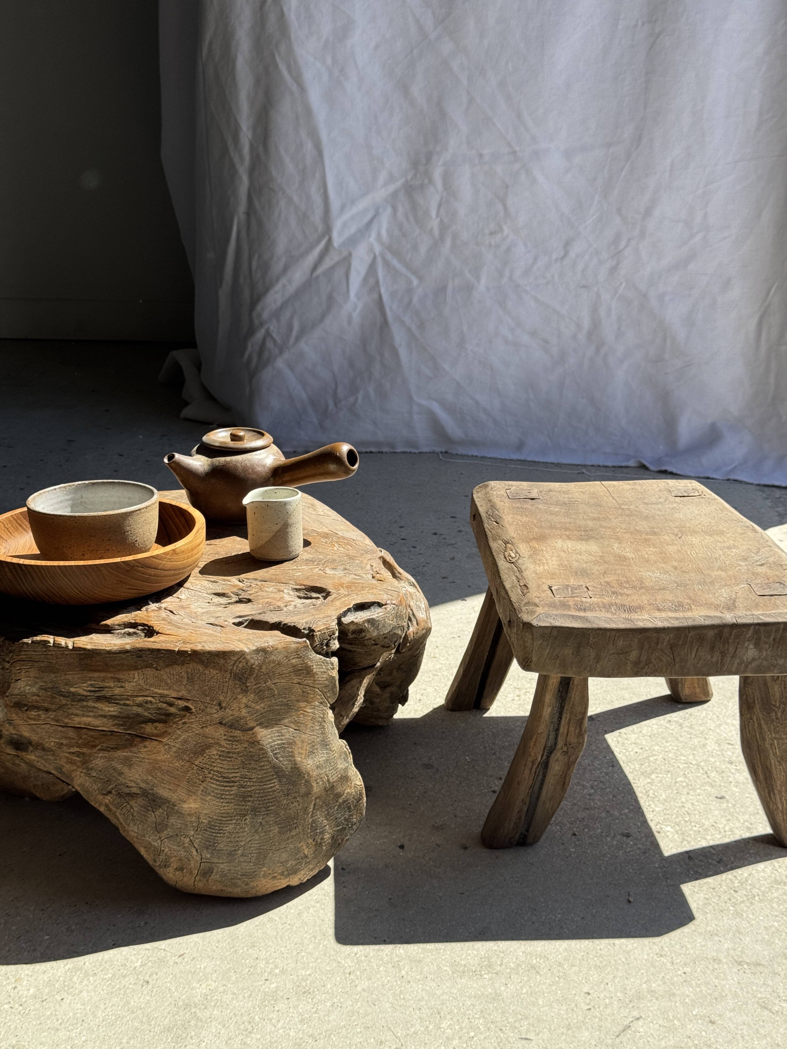 Petit stool, tabouret d'appoint en teck massif ovale wabi-sabi H25 37x27