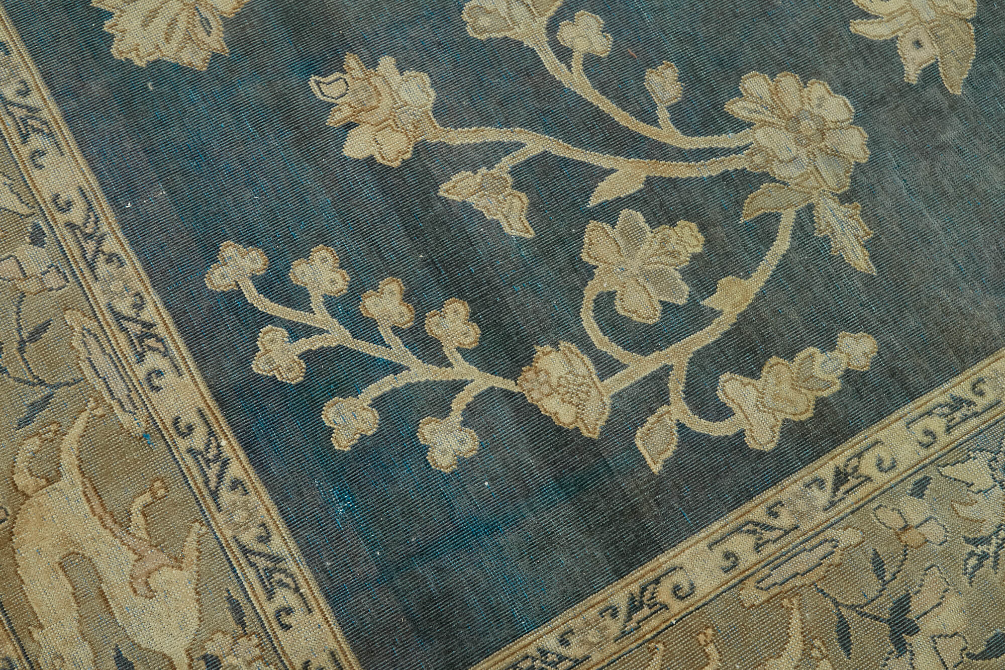 Handmade oriental decorative 1980s 237 cm x 313 cm beige wool carpet