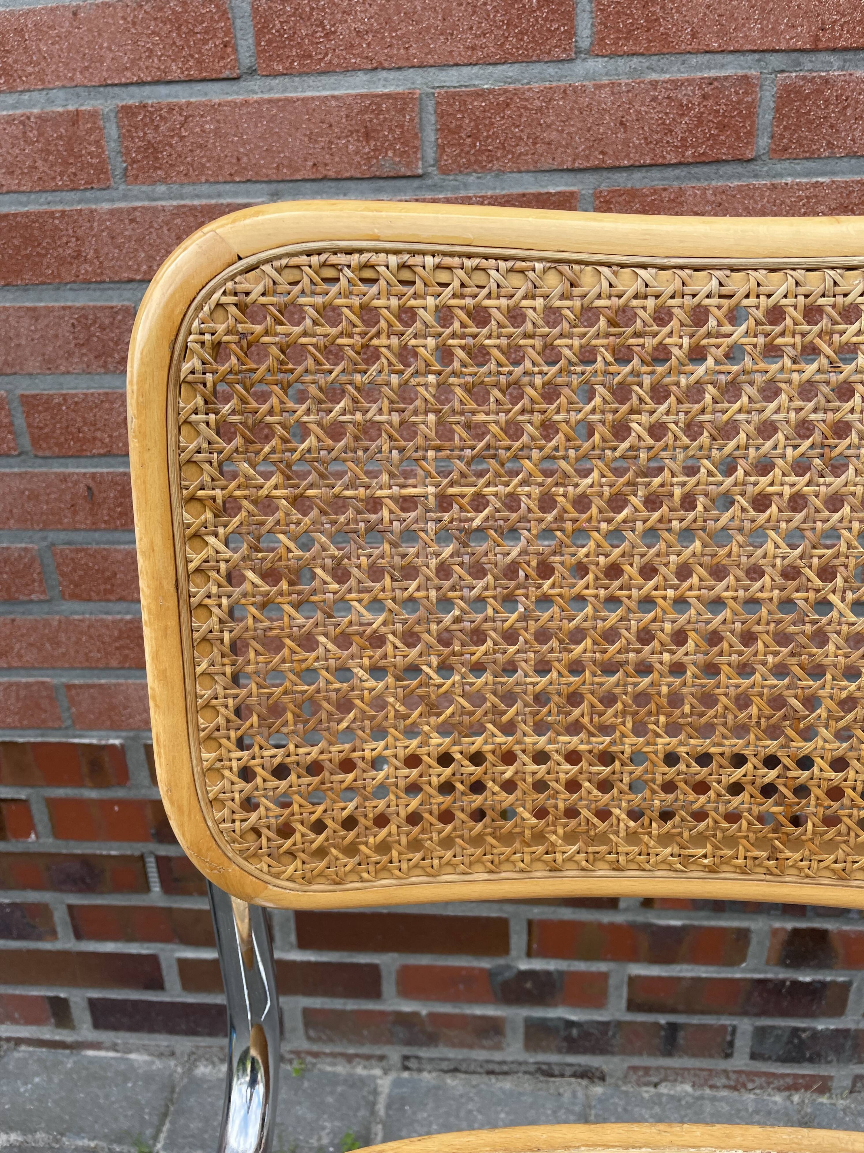 Ensemble de 4 Chaises vintage modèle Cesca B32 en chrome et bois