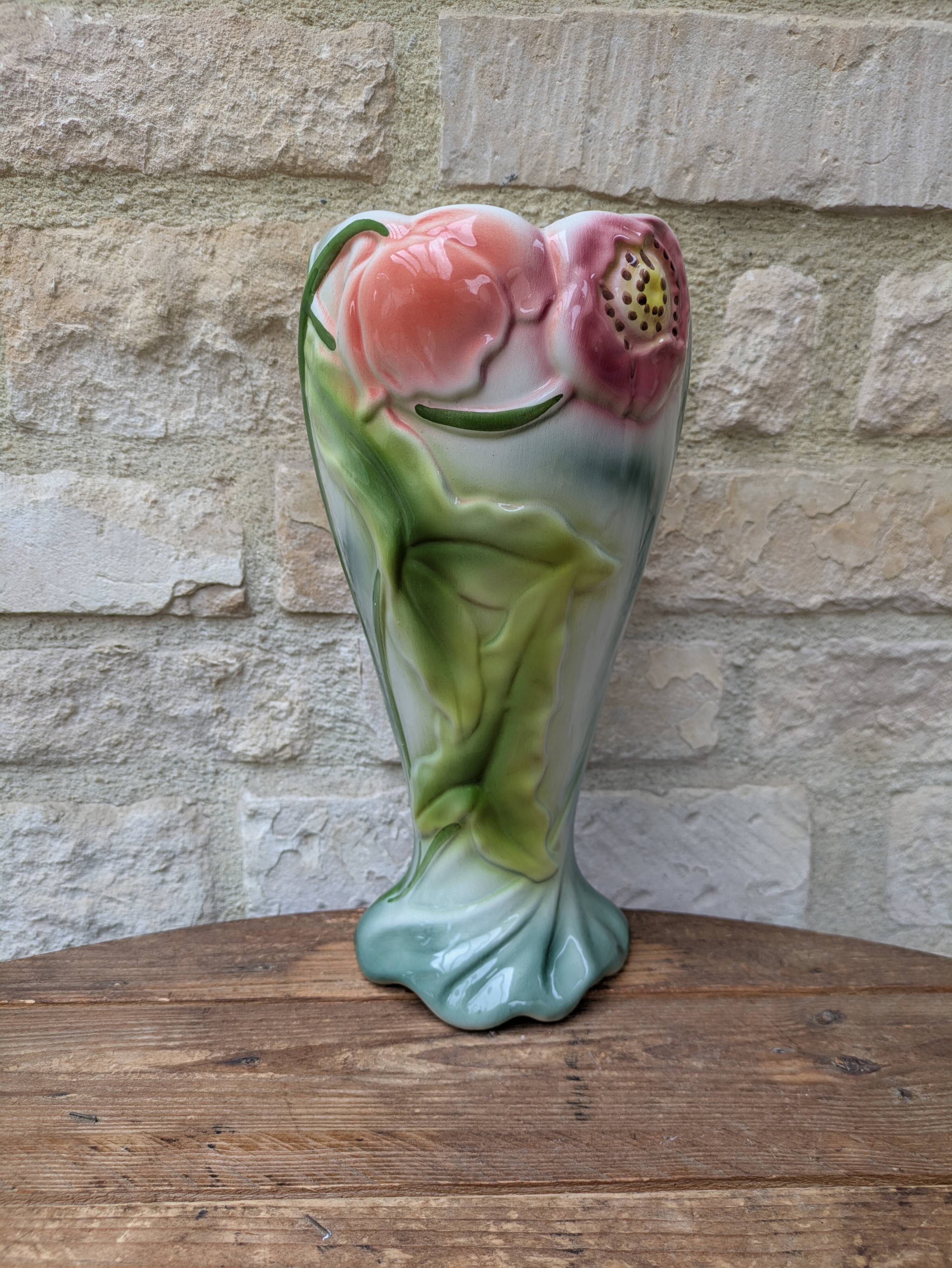 Antique large slipware vase decorated with anemones, Saint Clément, H30cm.