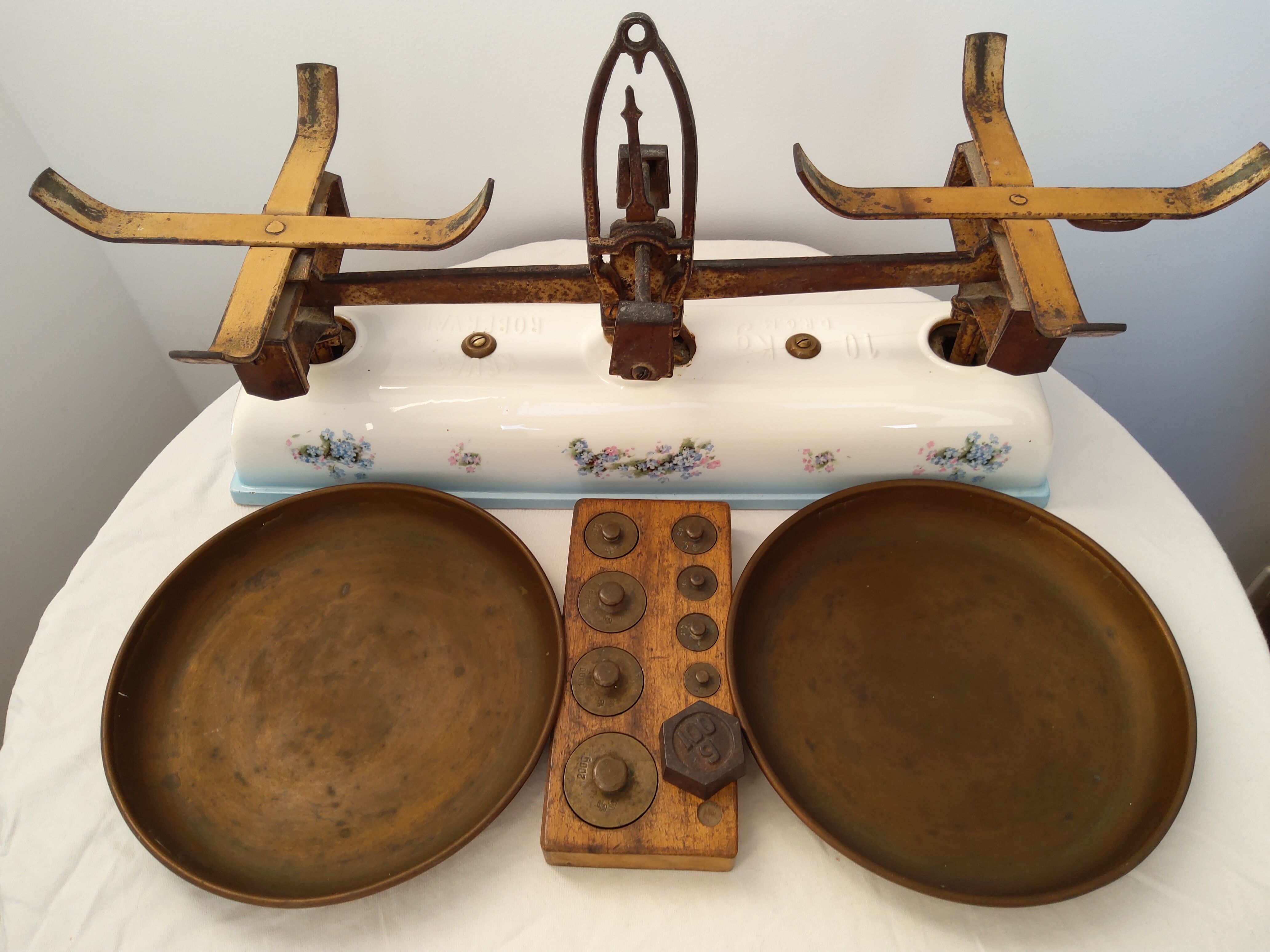 Balance Roberval Krups old copper porcelain base with weight collection