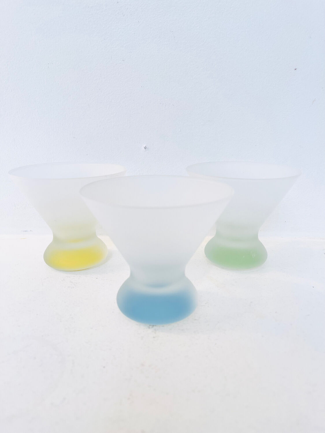 Set of 3 vintage frosted glass cups – 1990s