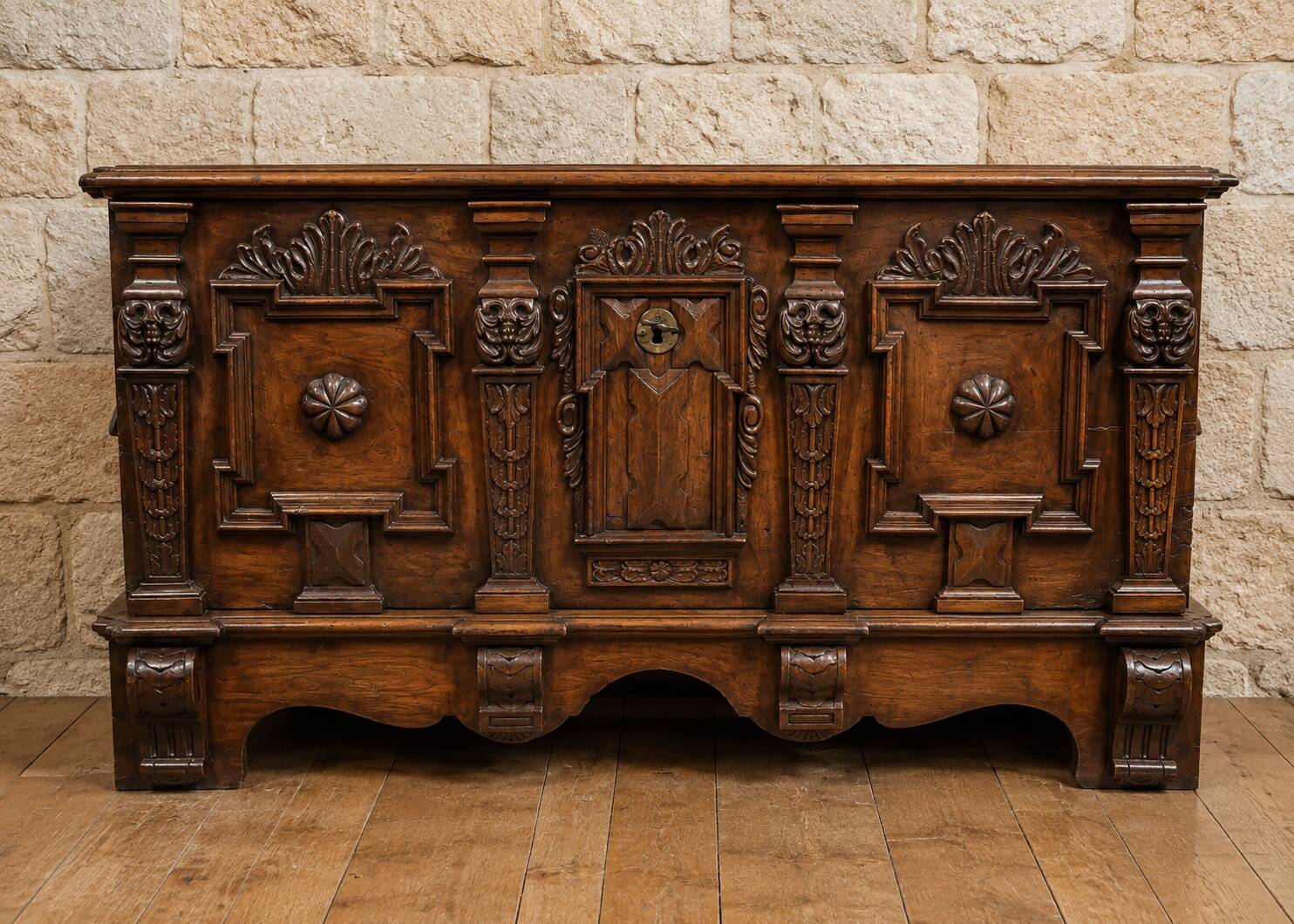 Important richly carved walnut chest – Renaissance style – 17th century