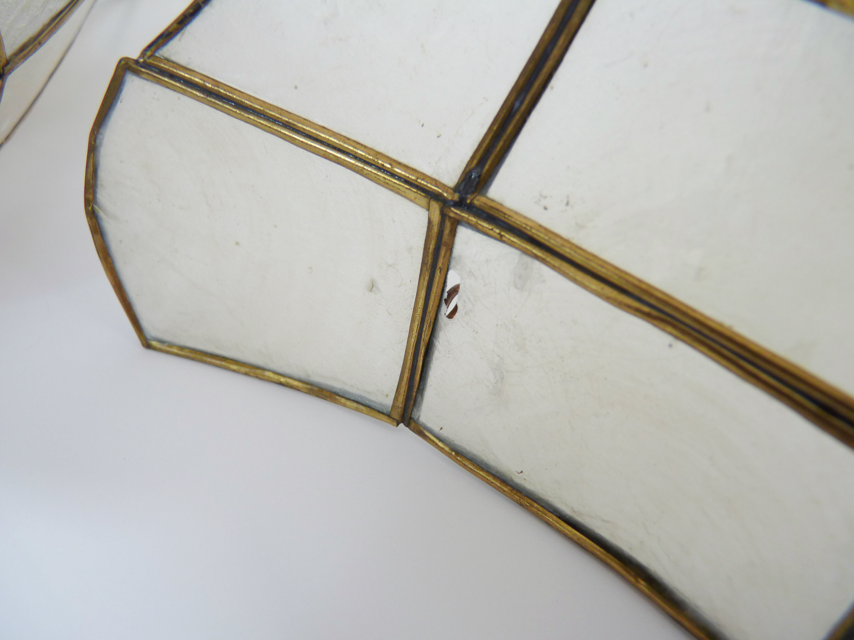 Pair of vintage wall lamps in mother-of-pearl and gilded brass 1970