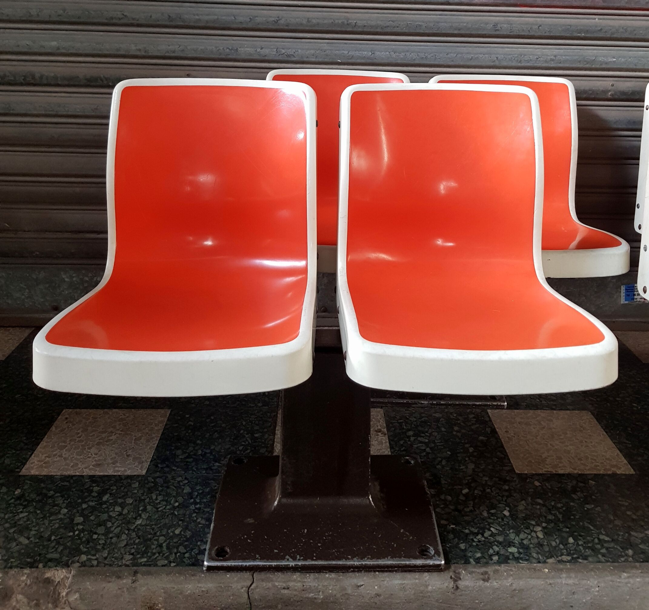 Suite of 4 double vintage bowling seats, 2 seats - brunswick - glass fibre - 1950