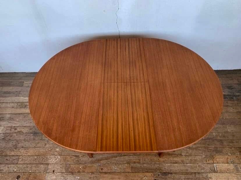 Vintage Round Table in Teak Diameter 110 with butterfly extension