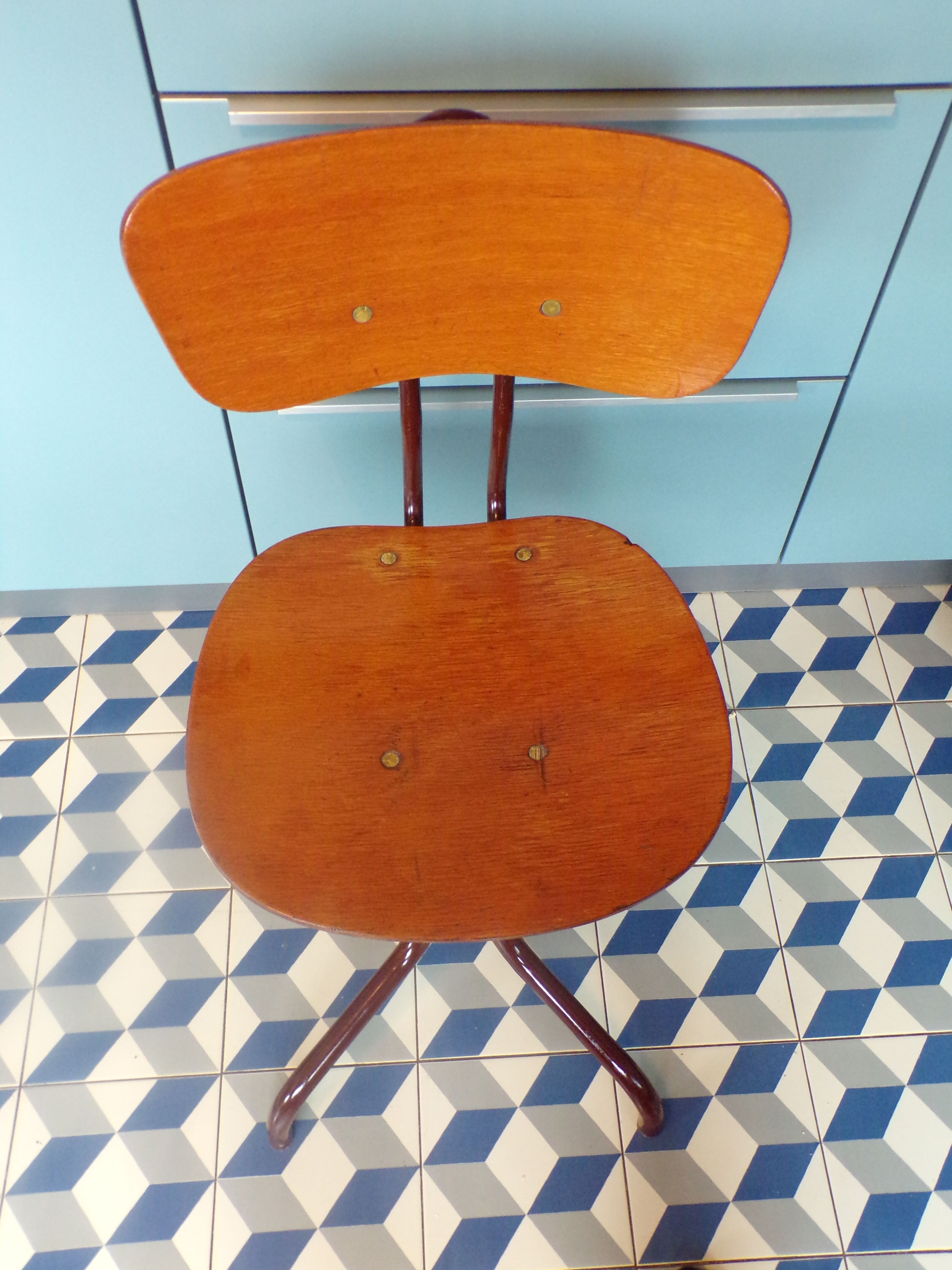 Former screw workshop chair