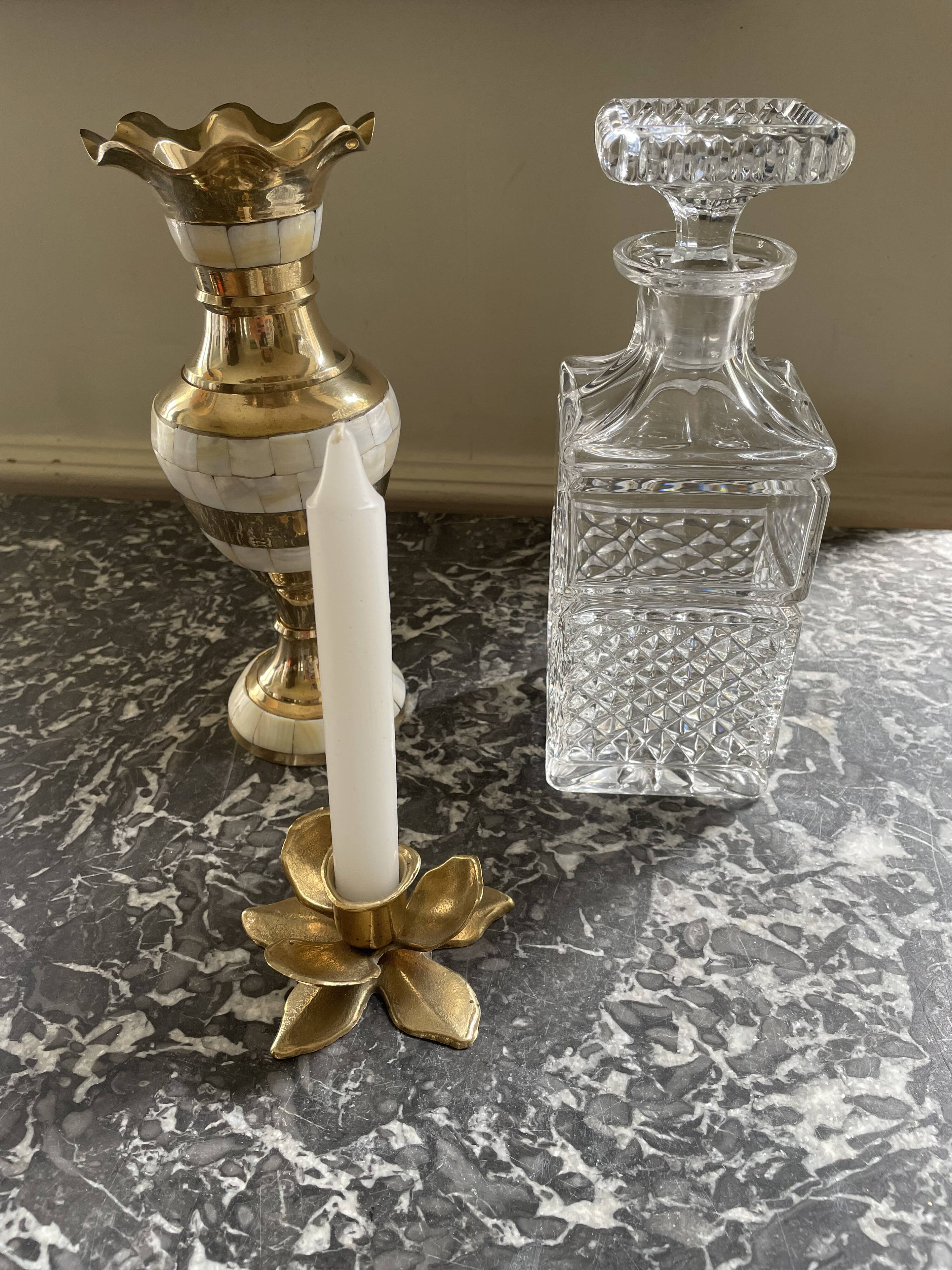 Vintage crystal decanter diamond tip