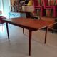 Table scandinave