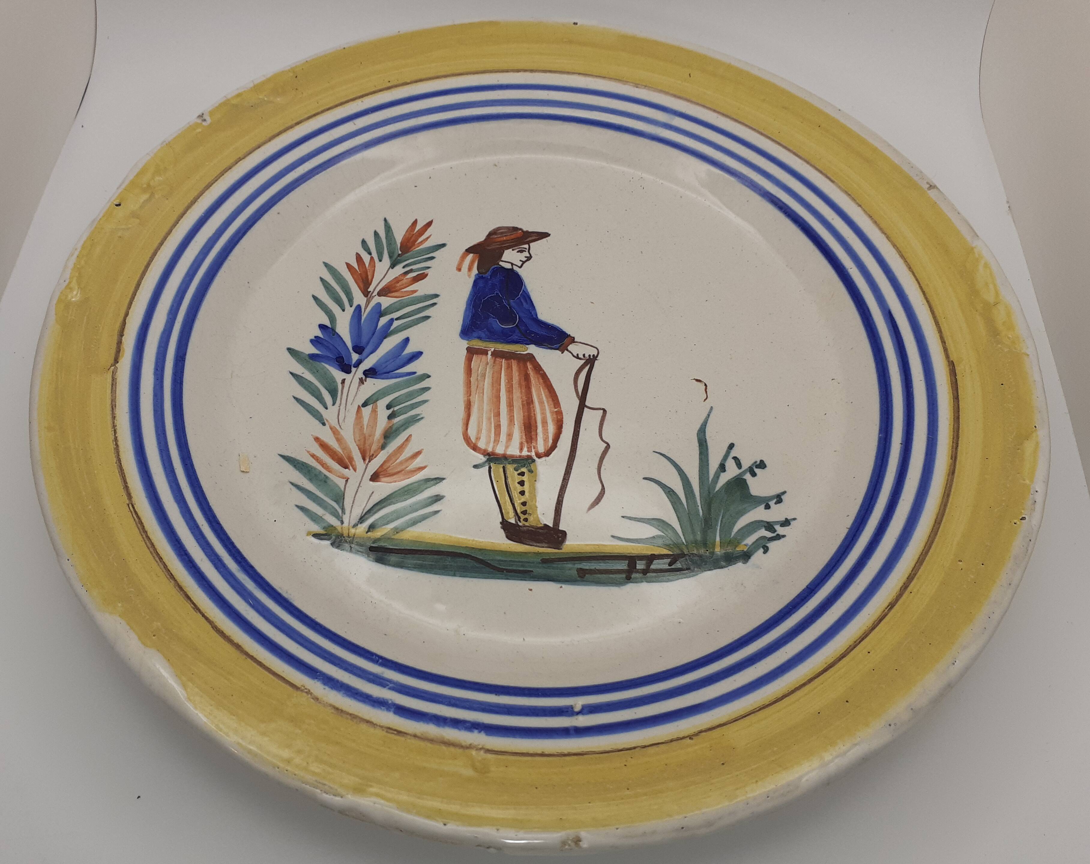 Old henriot quimper plate / breton character