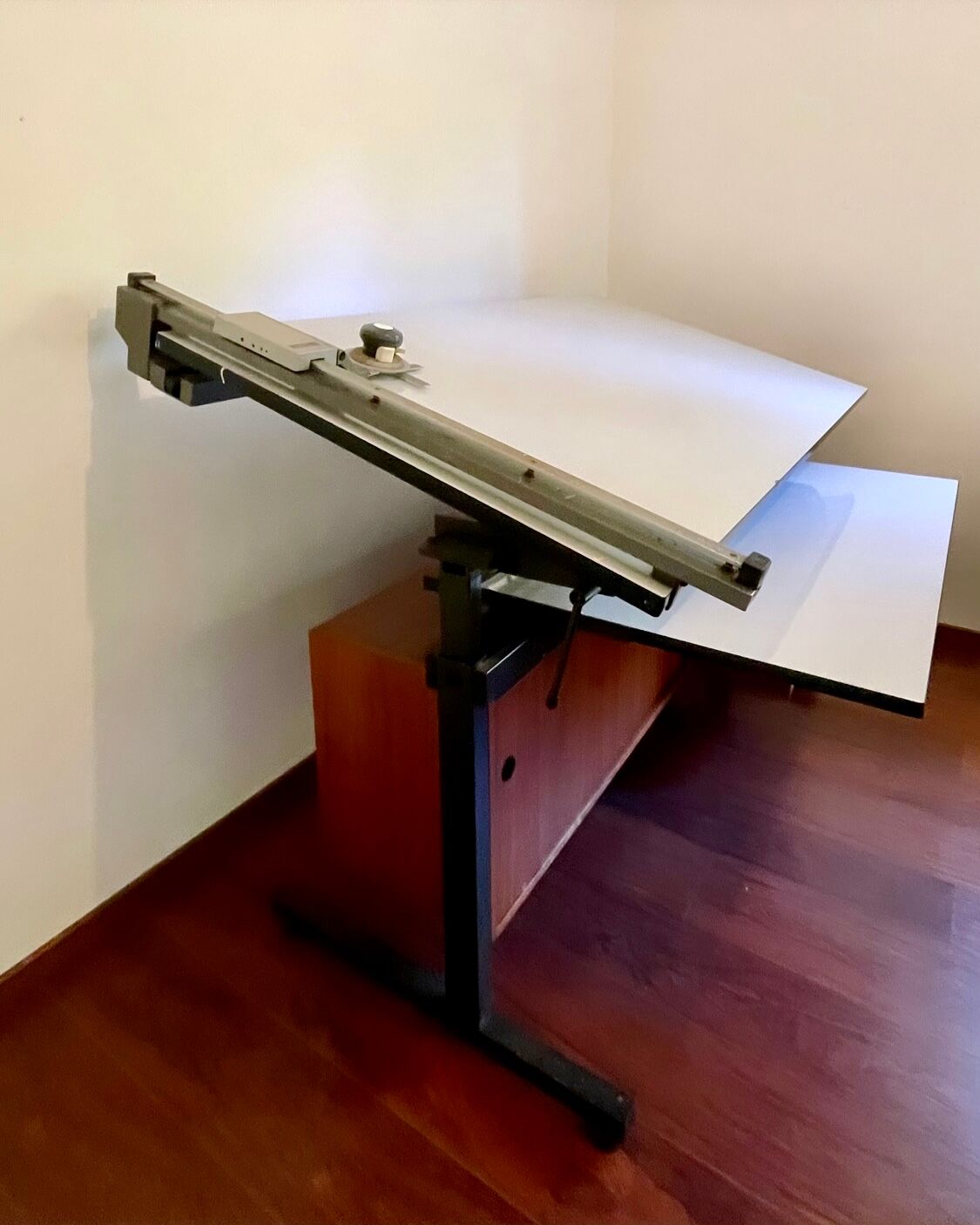 Architect office with Kulhmann pantograph