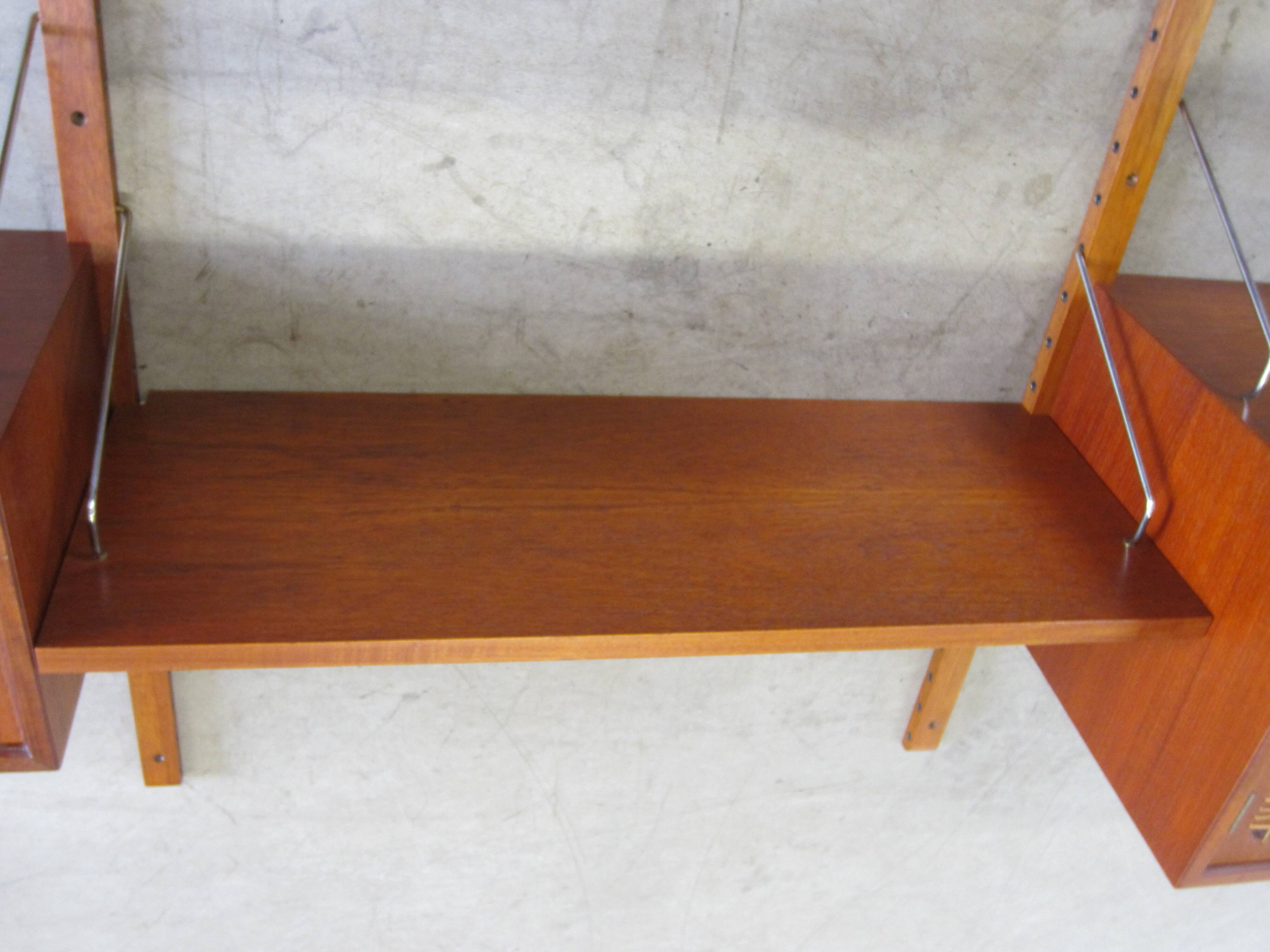 Système d'étagères modulable scandinave par Poul Cadovius pour Gustav Bahus
