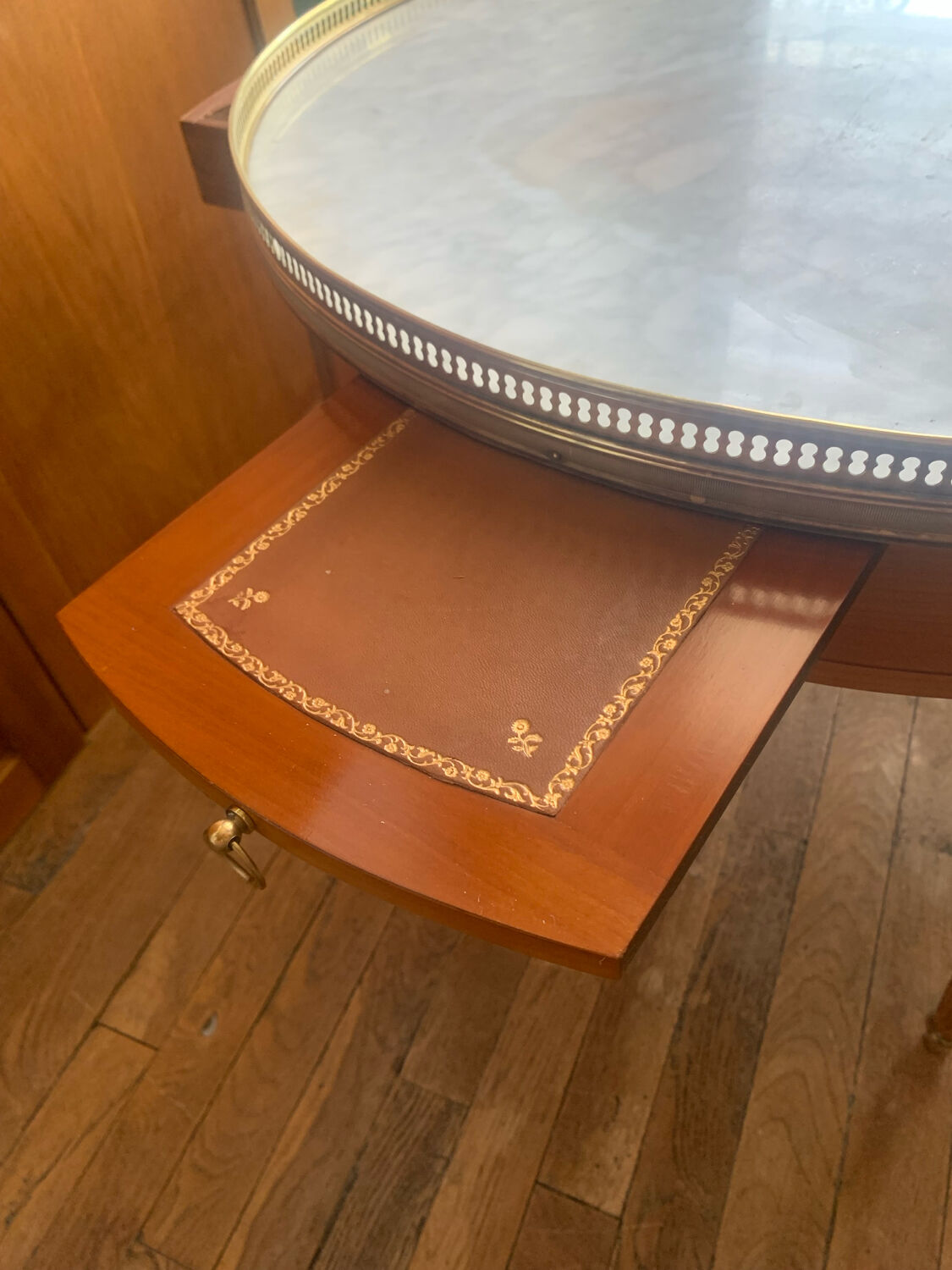 Bouillotte table in Louis XVI style