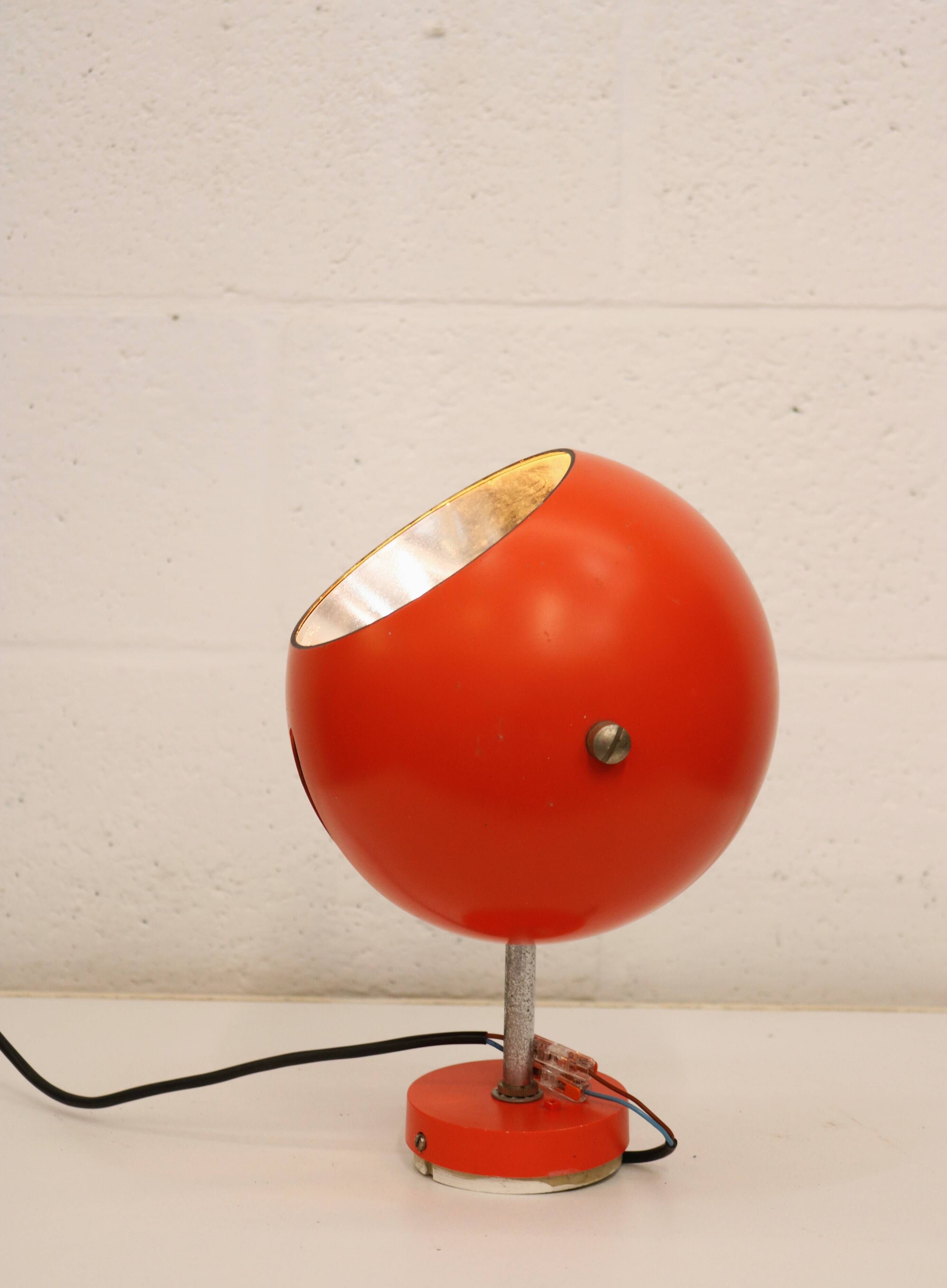 Vintage orange eyeball space age wall Lamp– Louis Poulsen, Denmark 70's