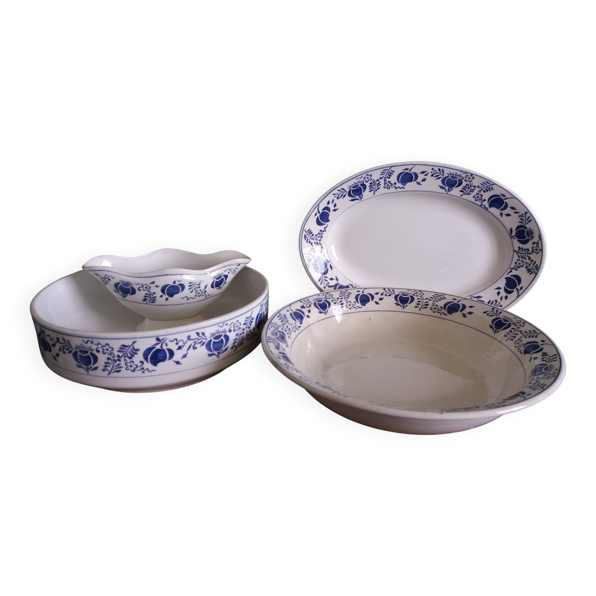 Iron Earth Dishes Moulin des Loups and Hamage