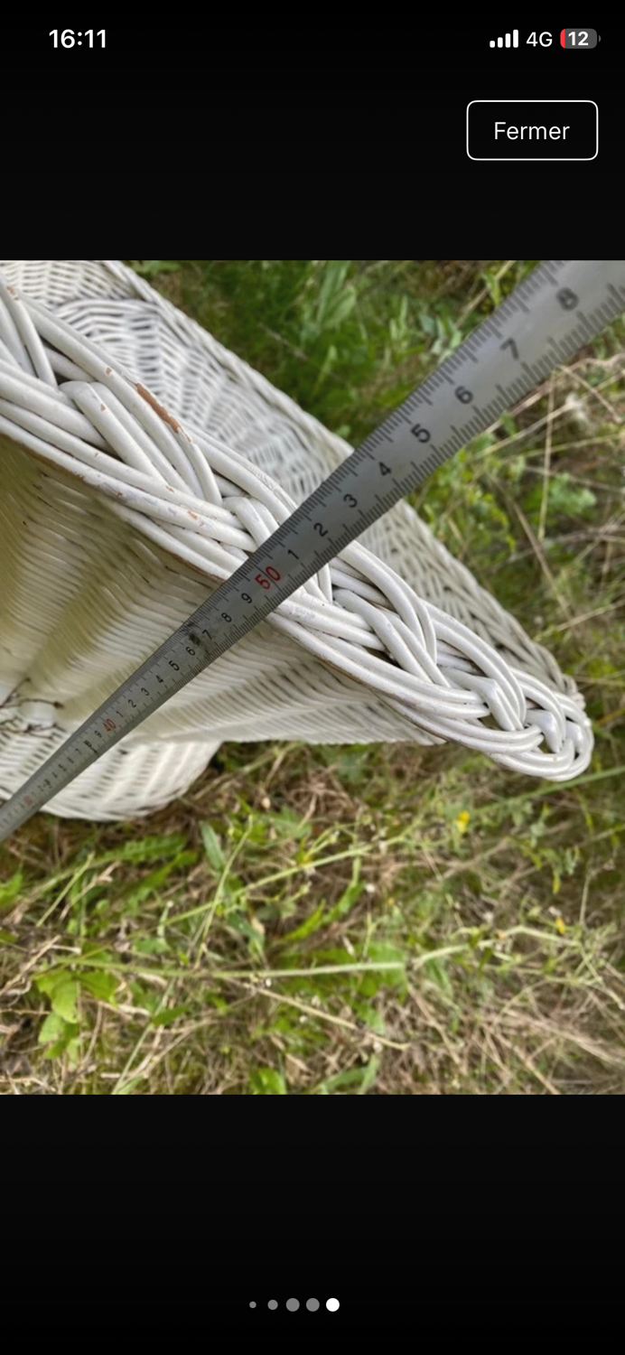 Child's armchair in white rattan, excellent condition, vintage.