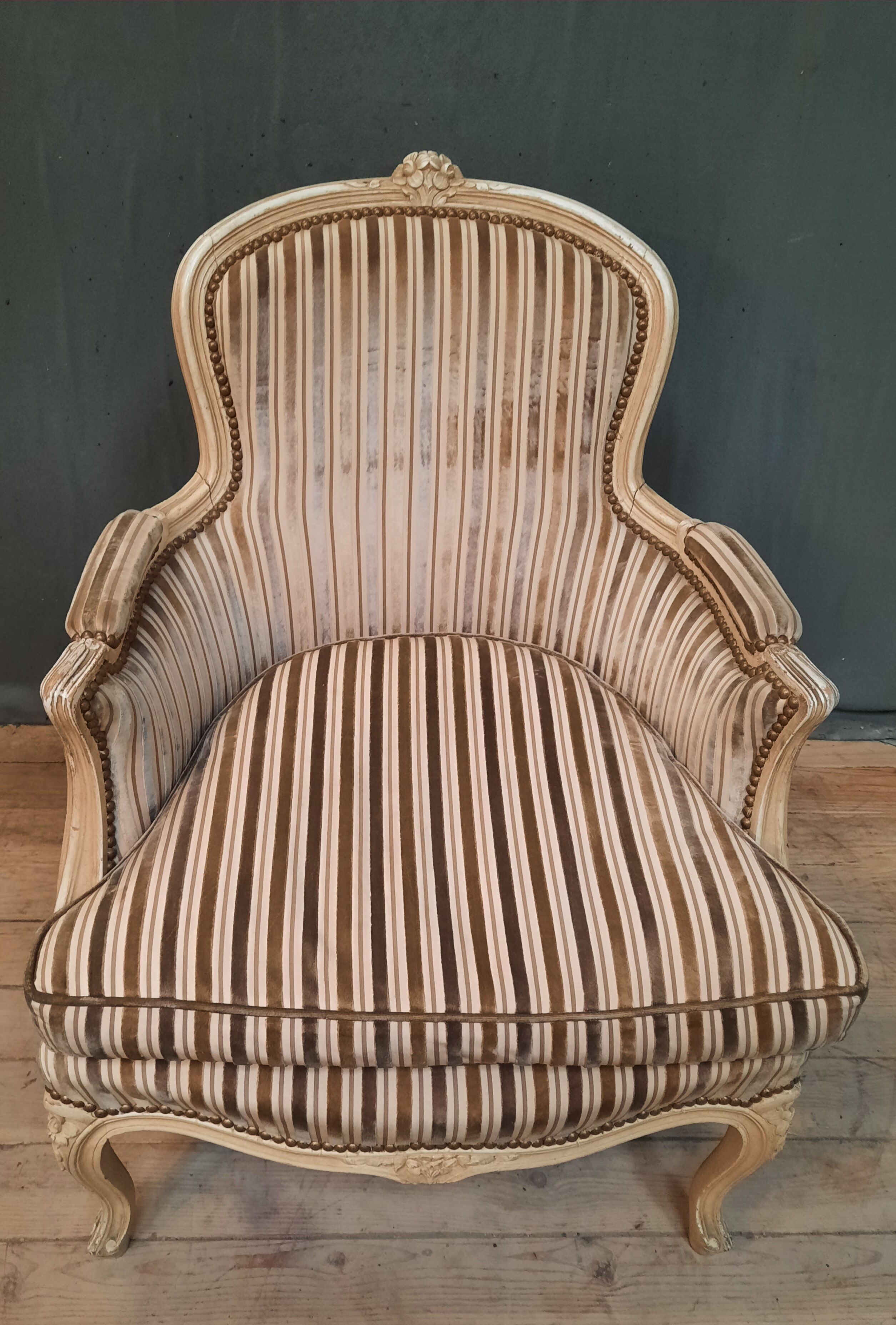 Bergere dd style Louis XV lacquered white