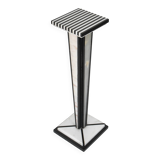 Black and white marble column