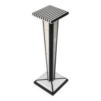 Black and white marble column