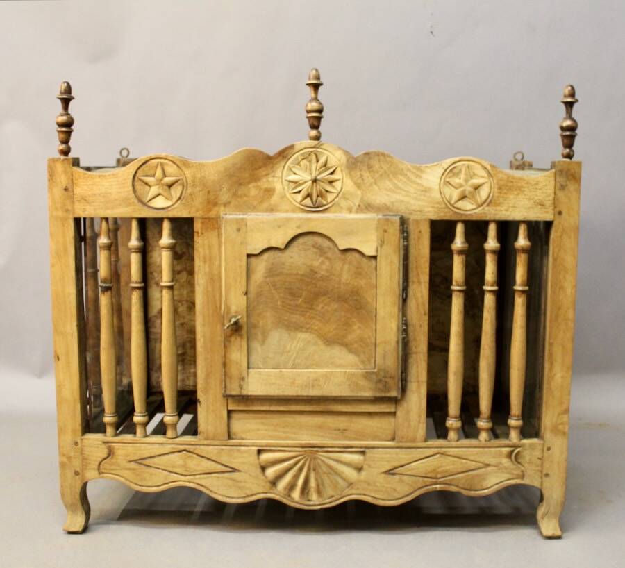 19th Century Light Walnut Panetière