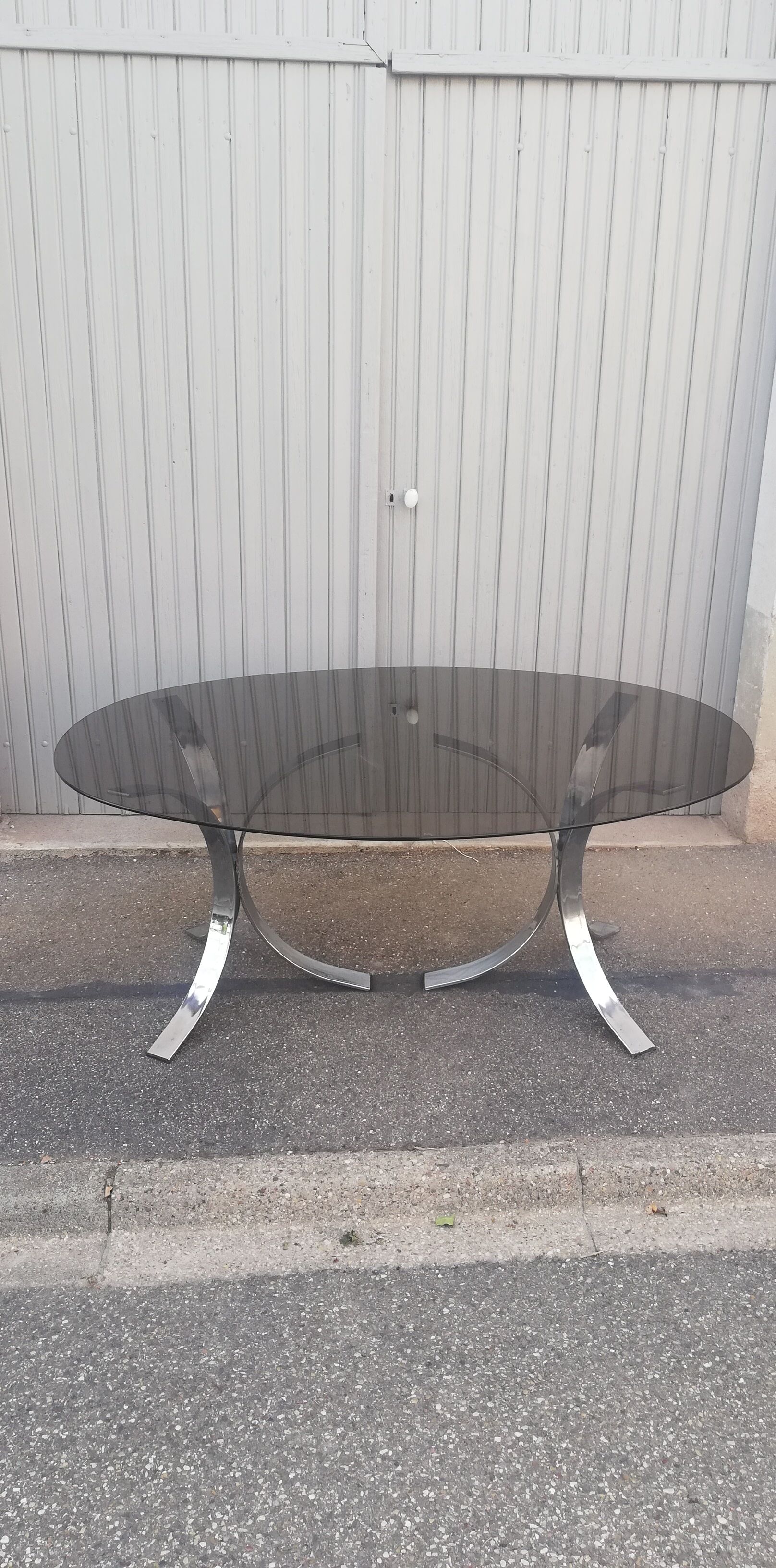 Table ovale vintage chrome et verre fumé