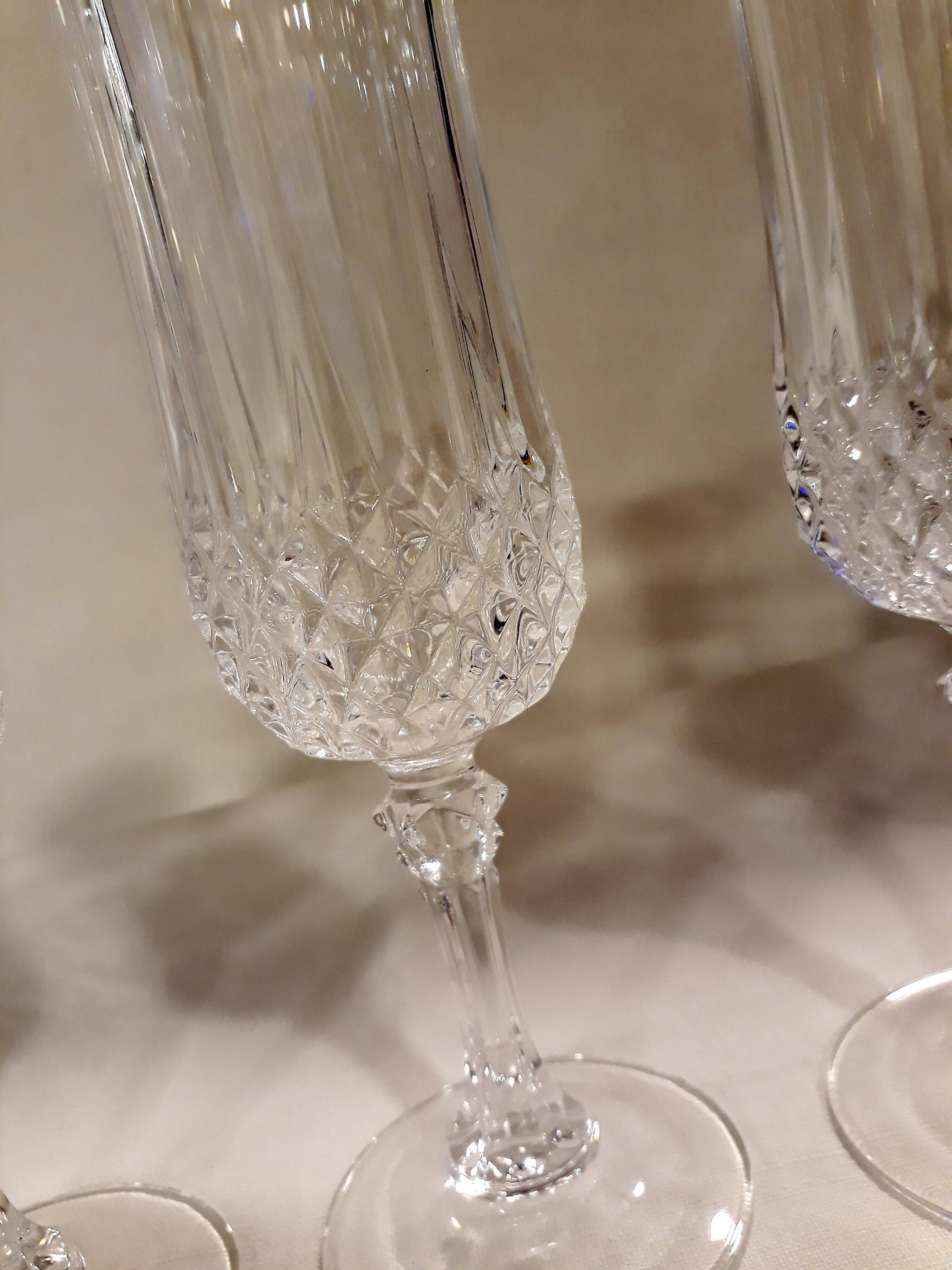 4 champagne flutes