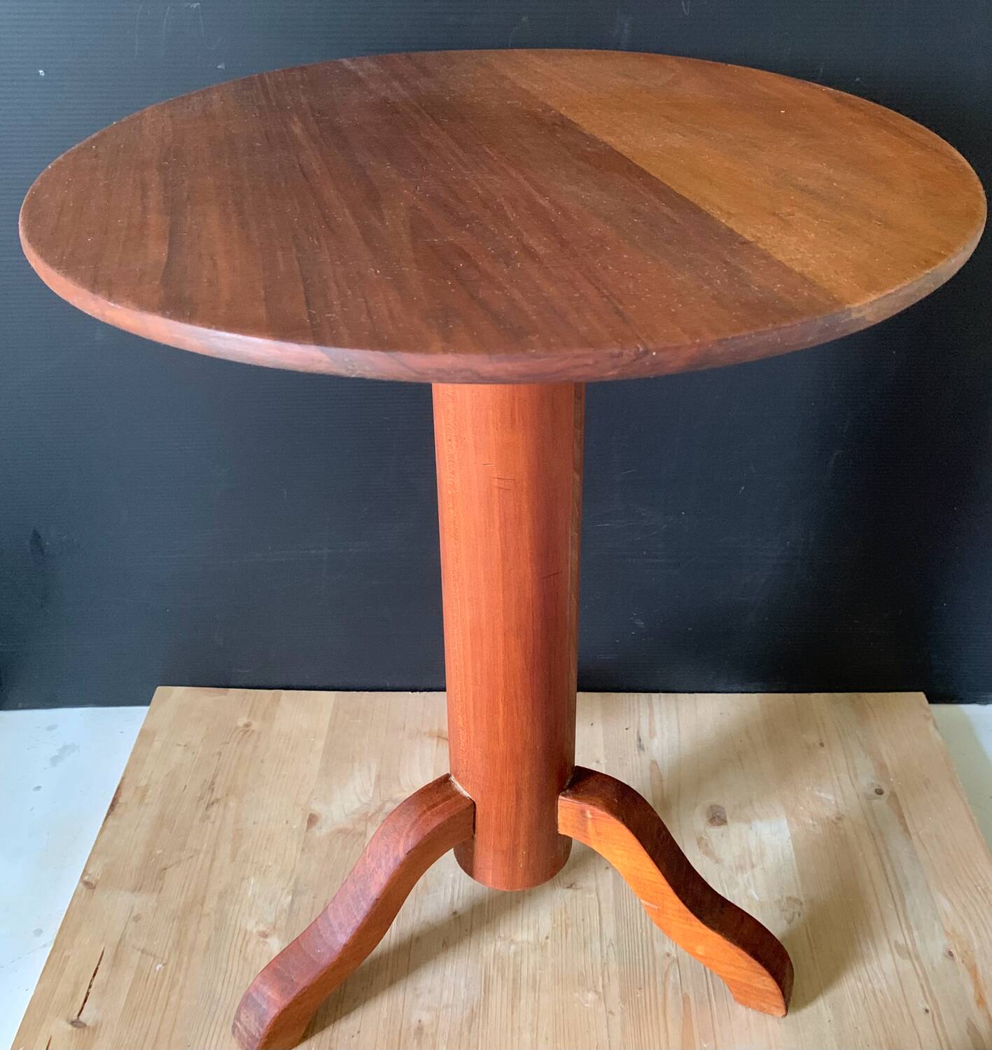 Wooden pedestal table