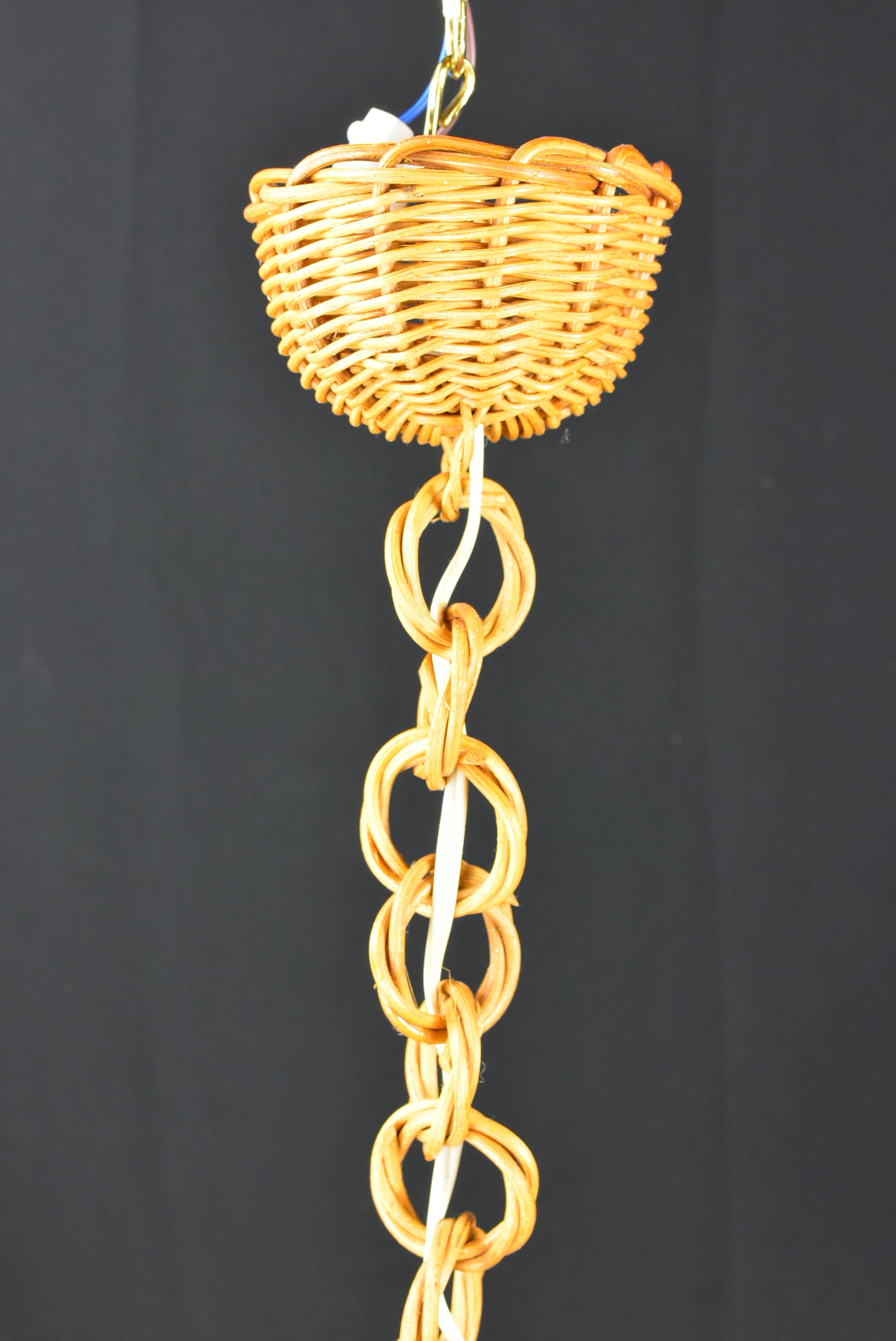 Vintage rattan suspension