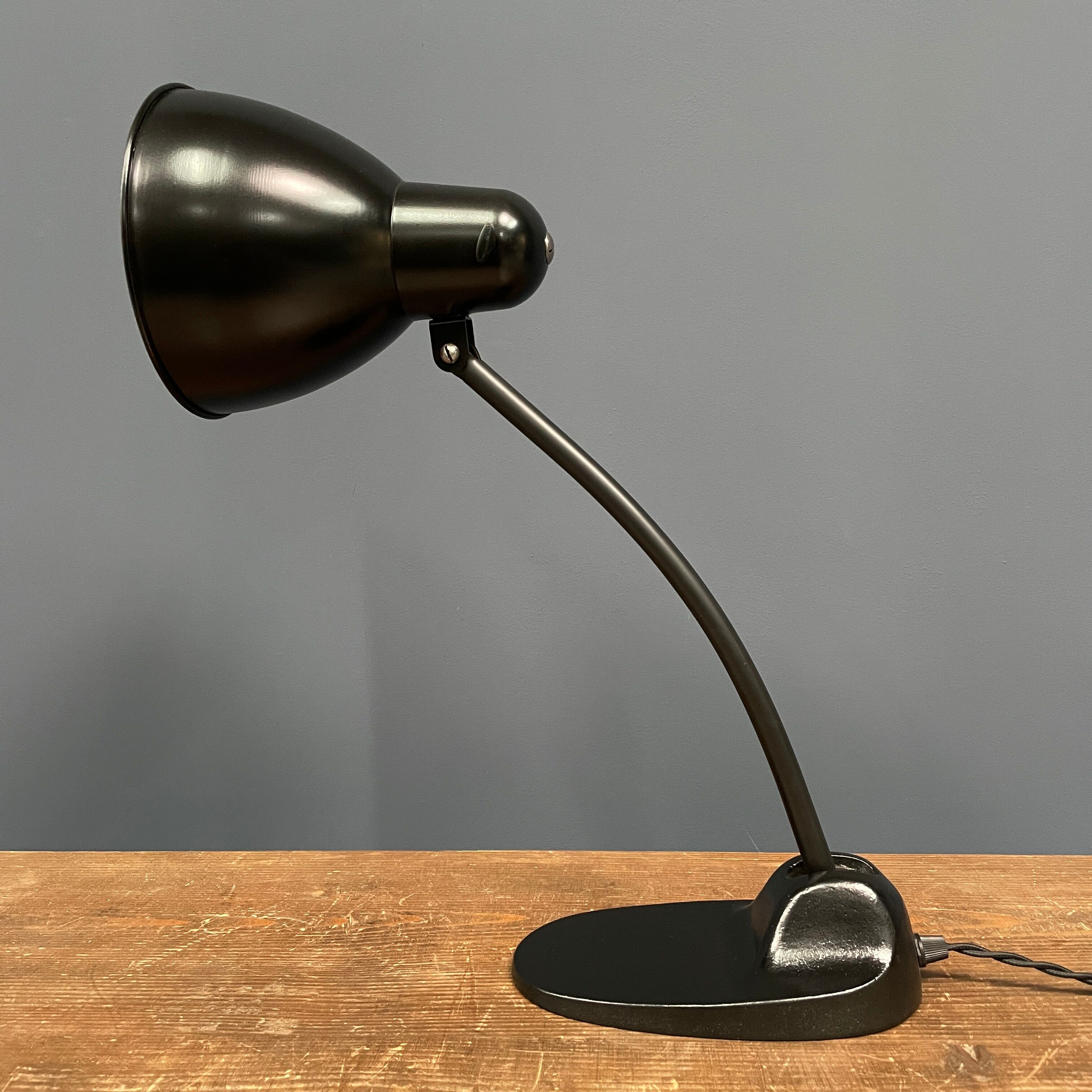 Black Bauhaus Siemens desk lamp model L299 from the 1930s